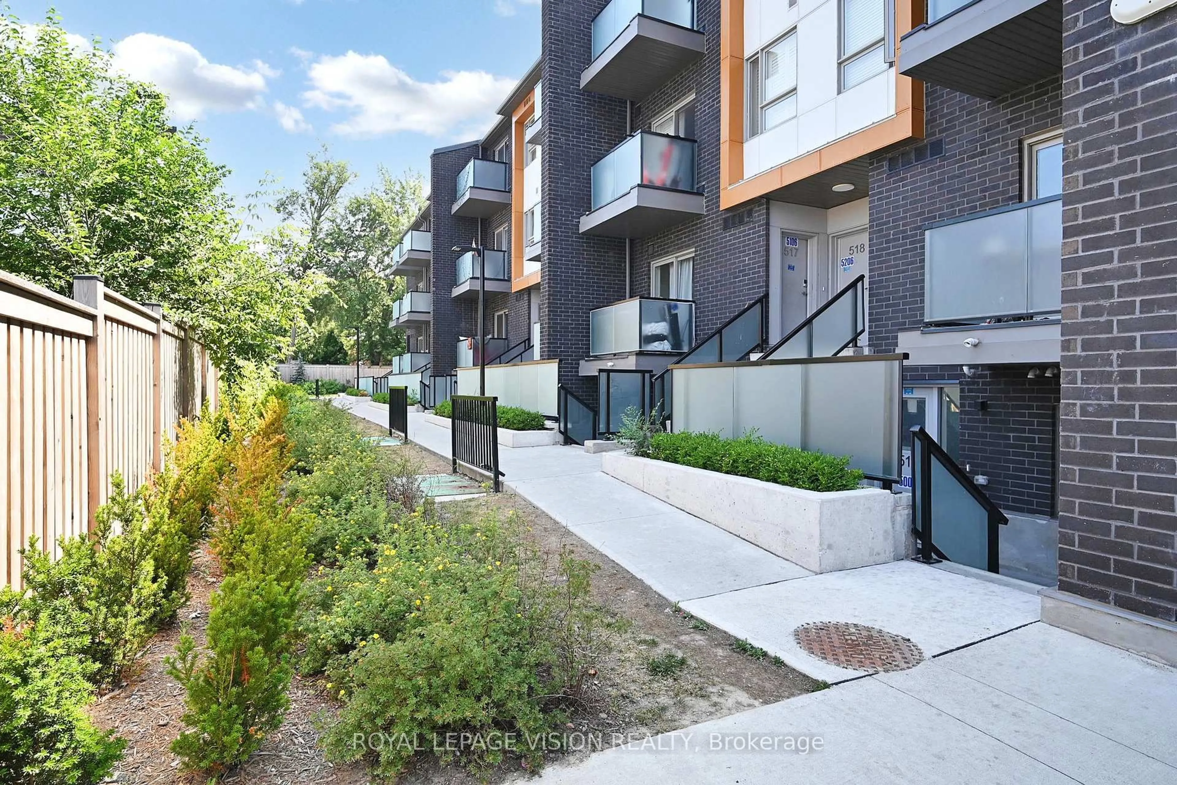 Patio, street for 2791 Eglinton Ave #508, Toronto Ontario M1J 0B3