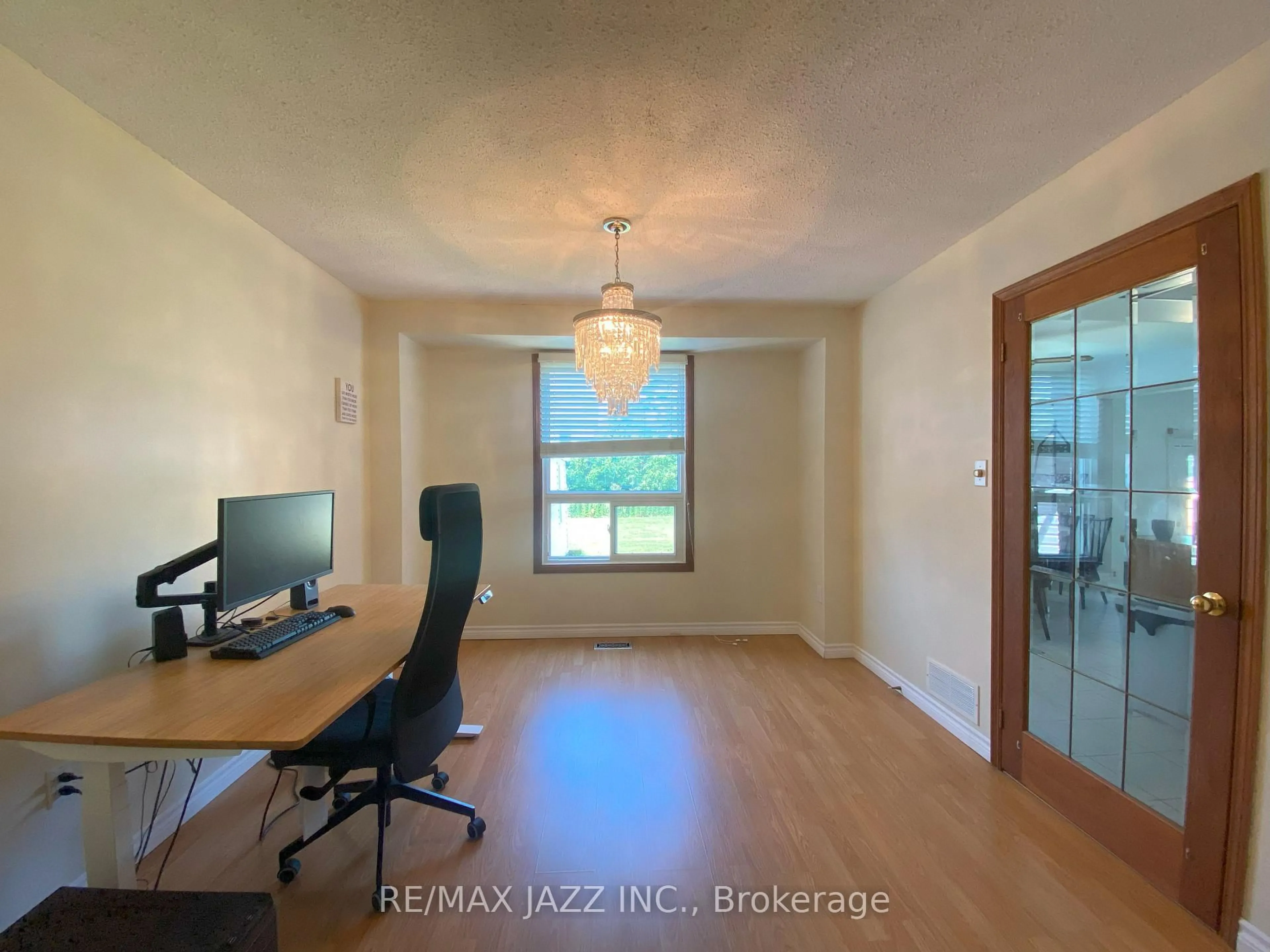 A pic of a room for 8 Cloverfield St, Clarington Ontario L1E 1K3