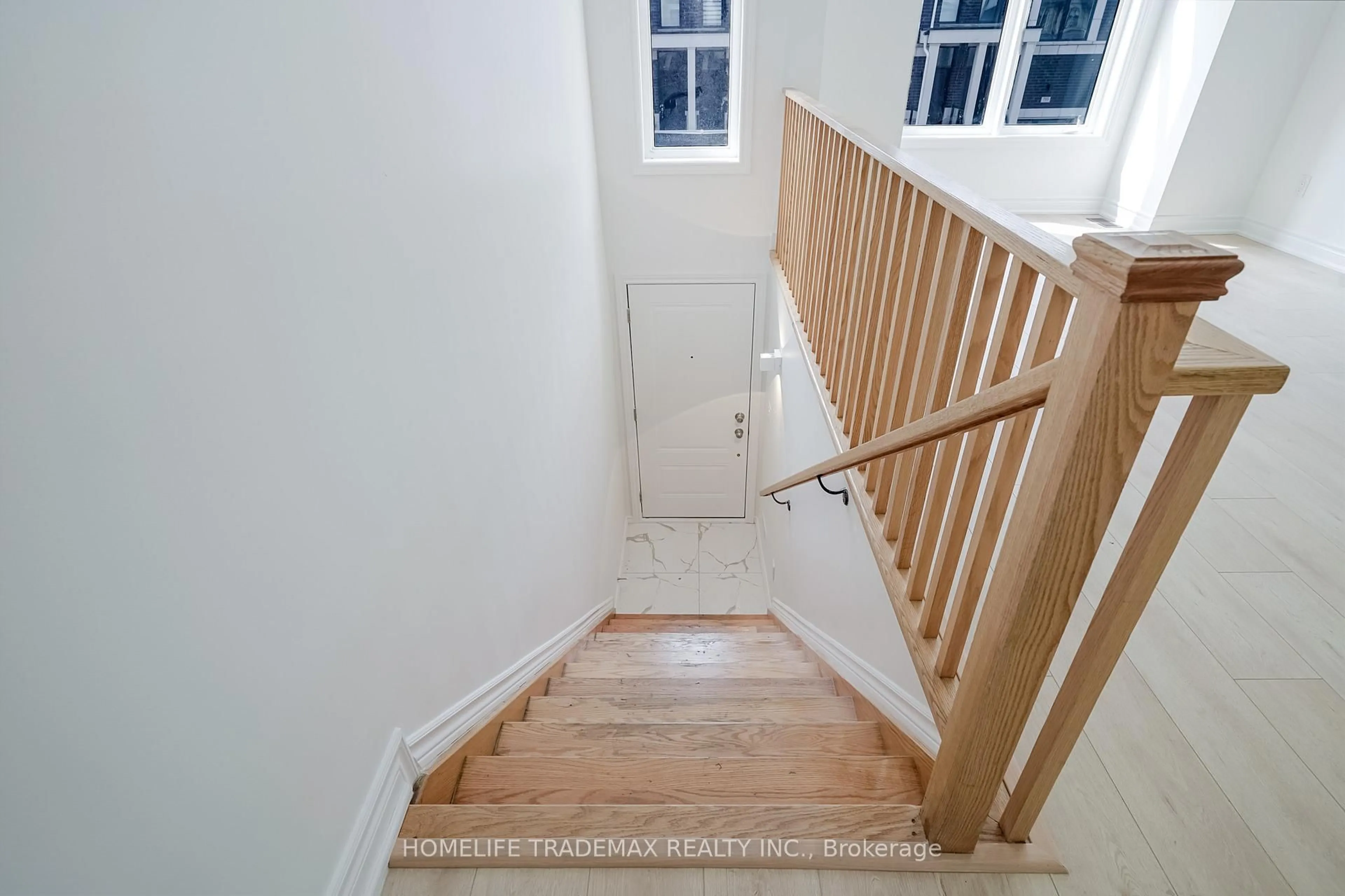 Stairs for 770 Eddystone Path, Oshawa Ontario L1H 0A7