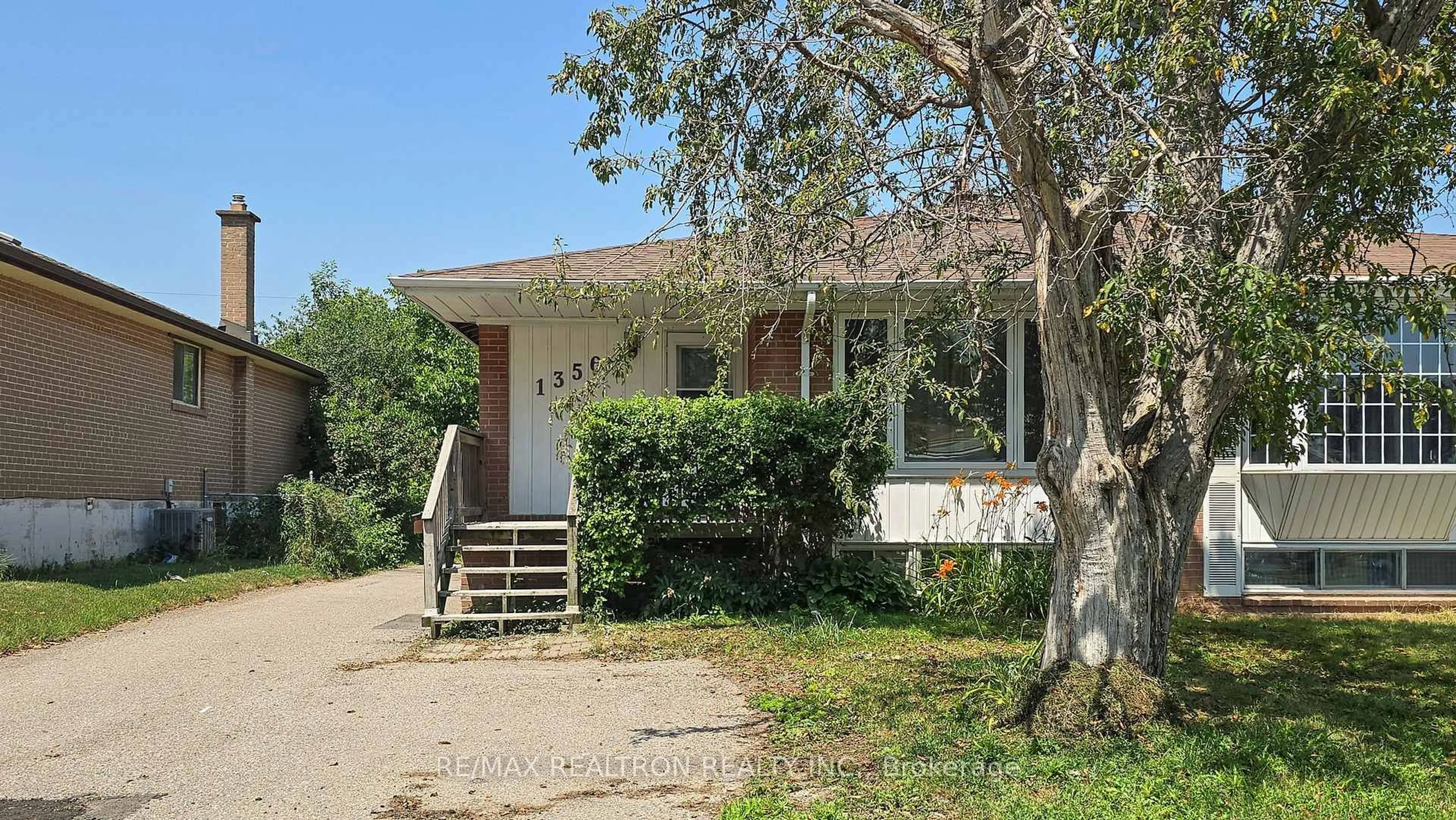 Unknown for 1356 Tatra Dr, Pickering Ontario L1W 1K6
