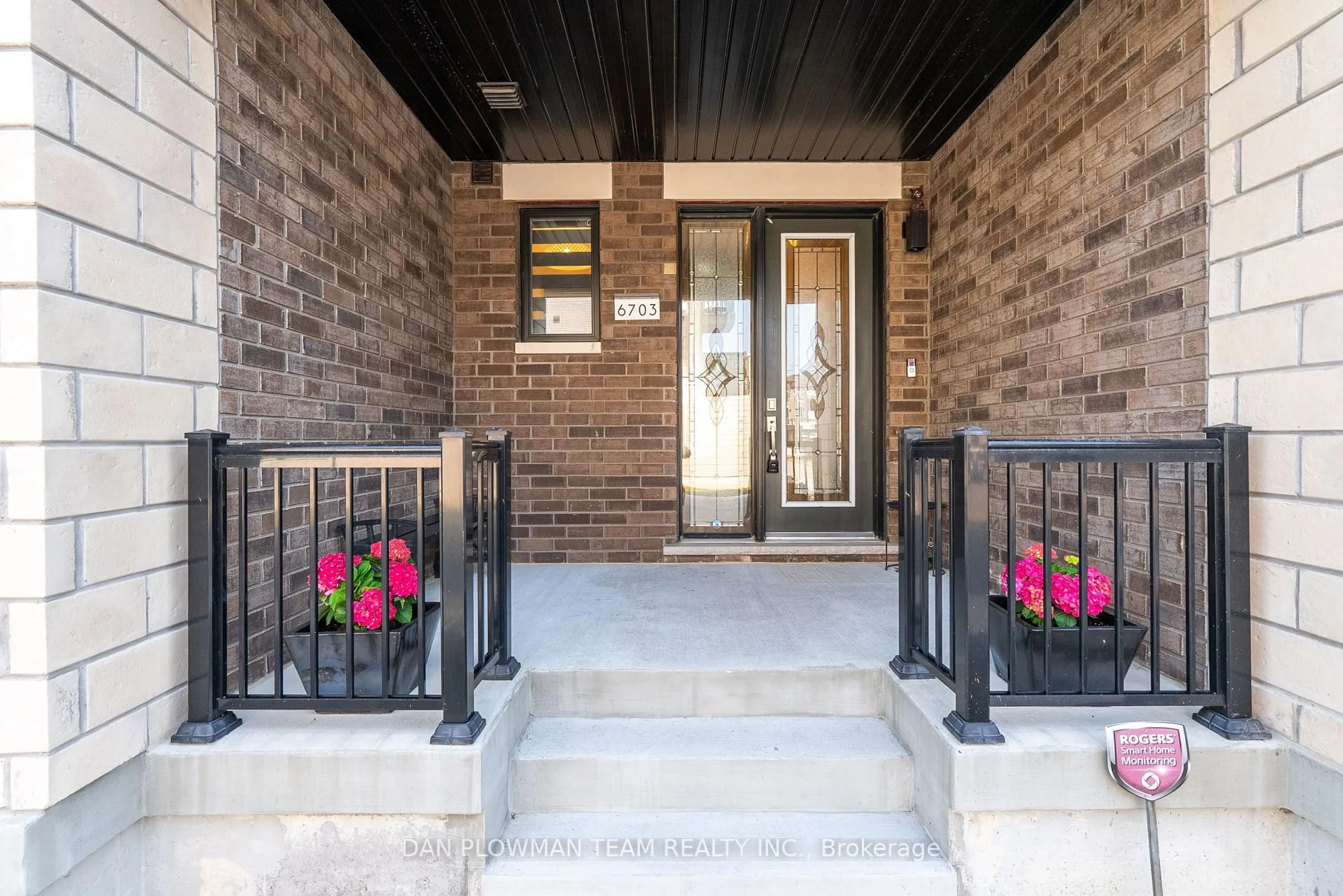 Indoor entryway for 6703 Thickson Rd, Whitby Ontario L1M 0M3