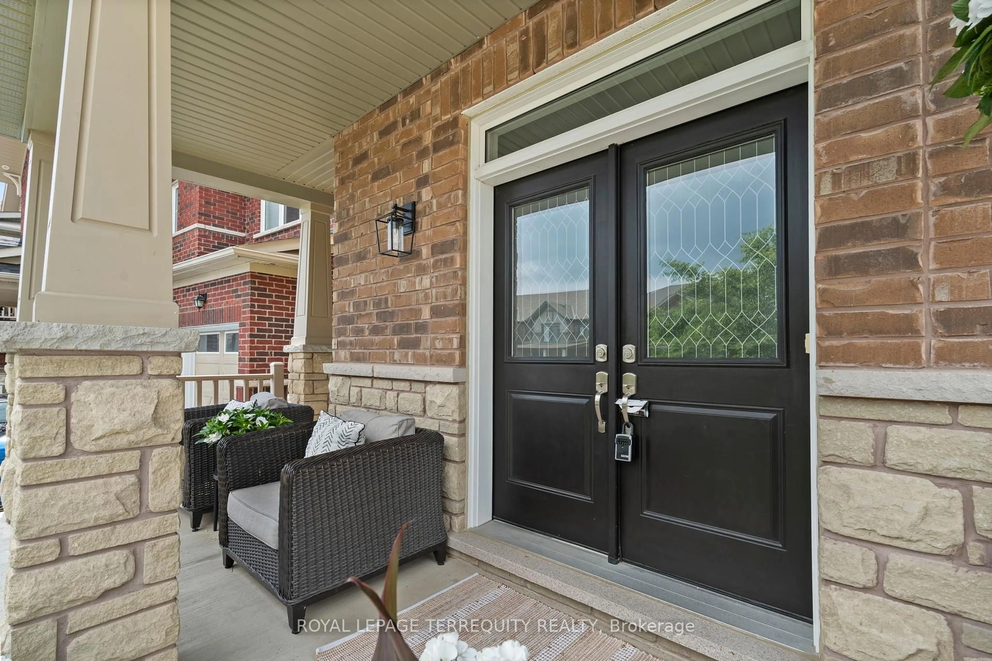 Indoor entryway for 2412 New Providence St, Oshawa Ontario L1L 0G2