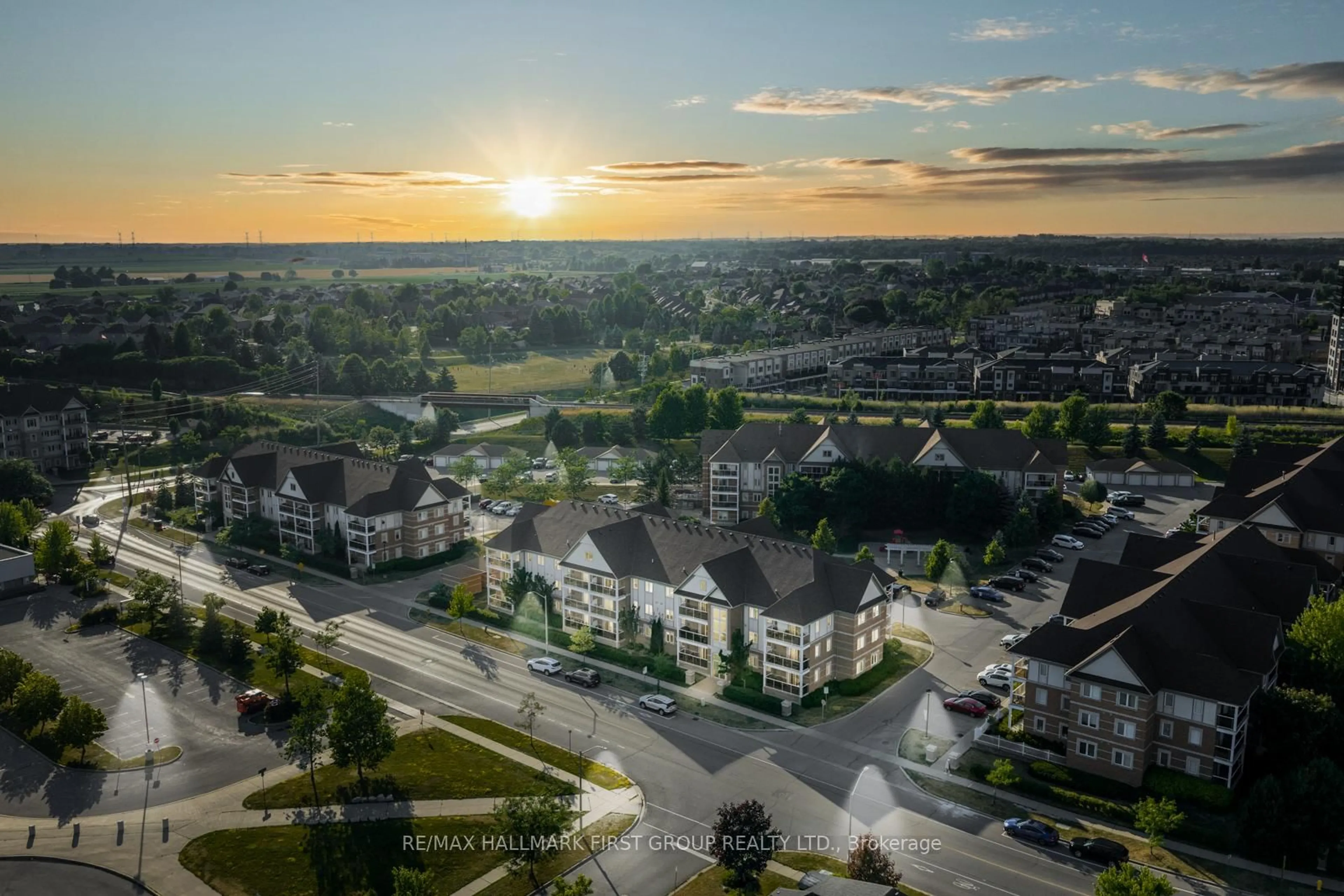 A pic from outside/outdoor area/front of a property/back of a property/a pic from drone, mountain view for 136 Aspen Springs Dr #309, Clarington Ontario L1C 0G9