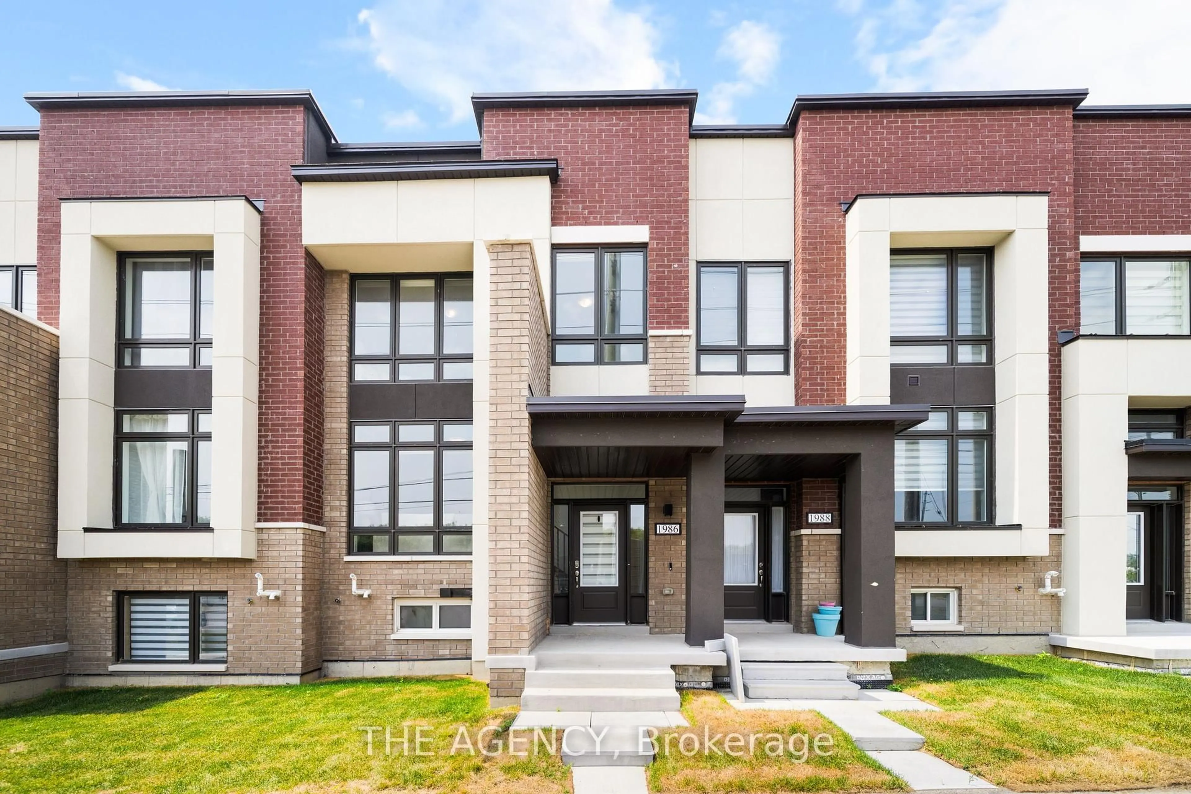 Home with brick exterior material, unknown for 1986 Wilson Rd, Oshawa Ontario L1H 7K5