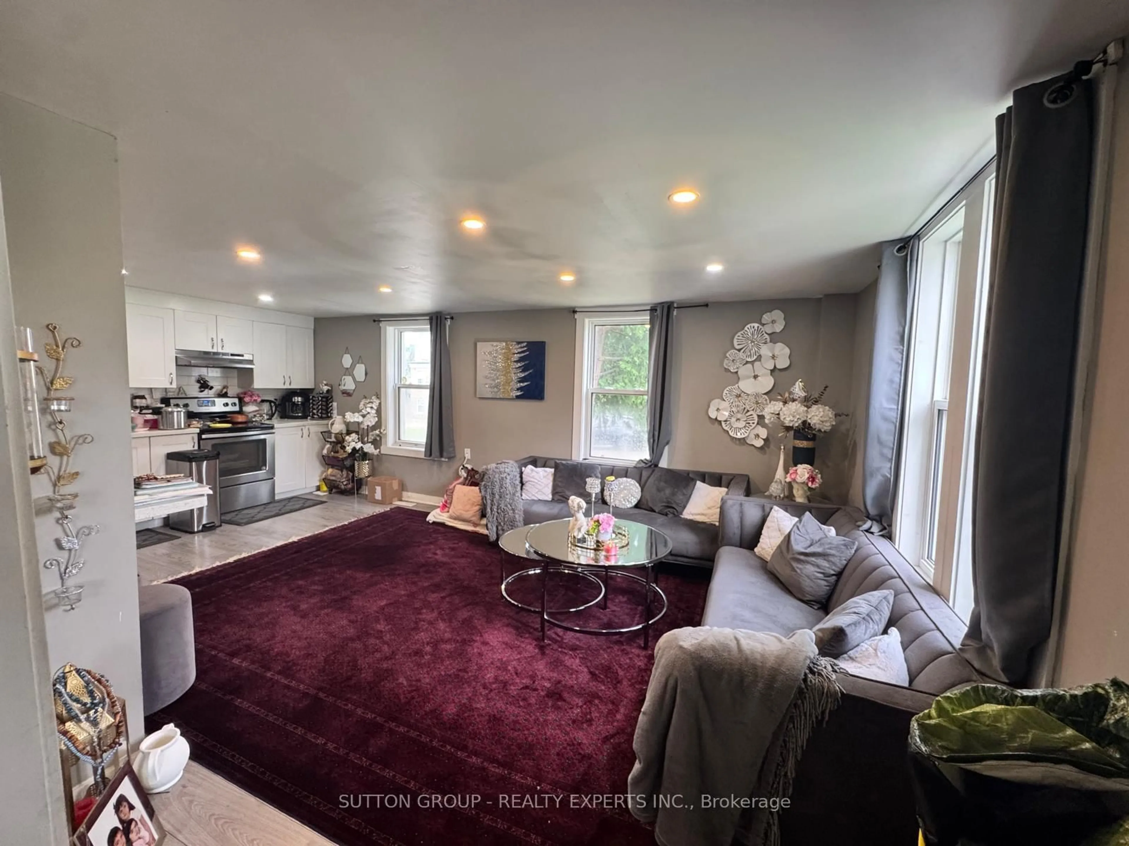 Living room with furniture, unknown for 328 Centre St, Oshawa Ontario L1H 4B5