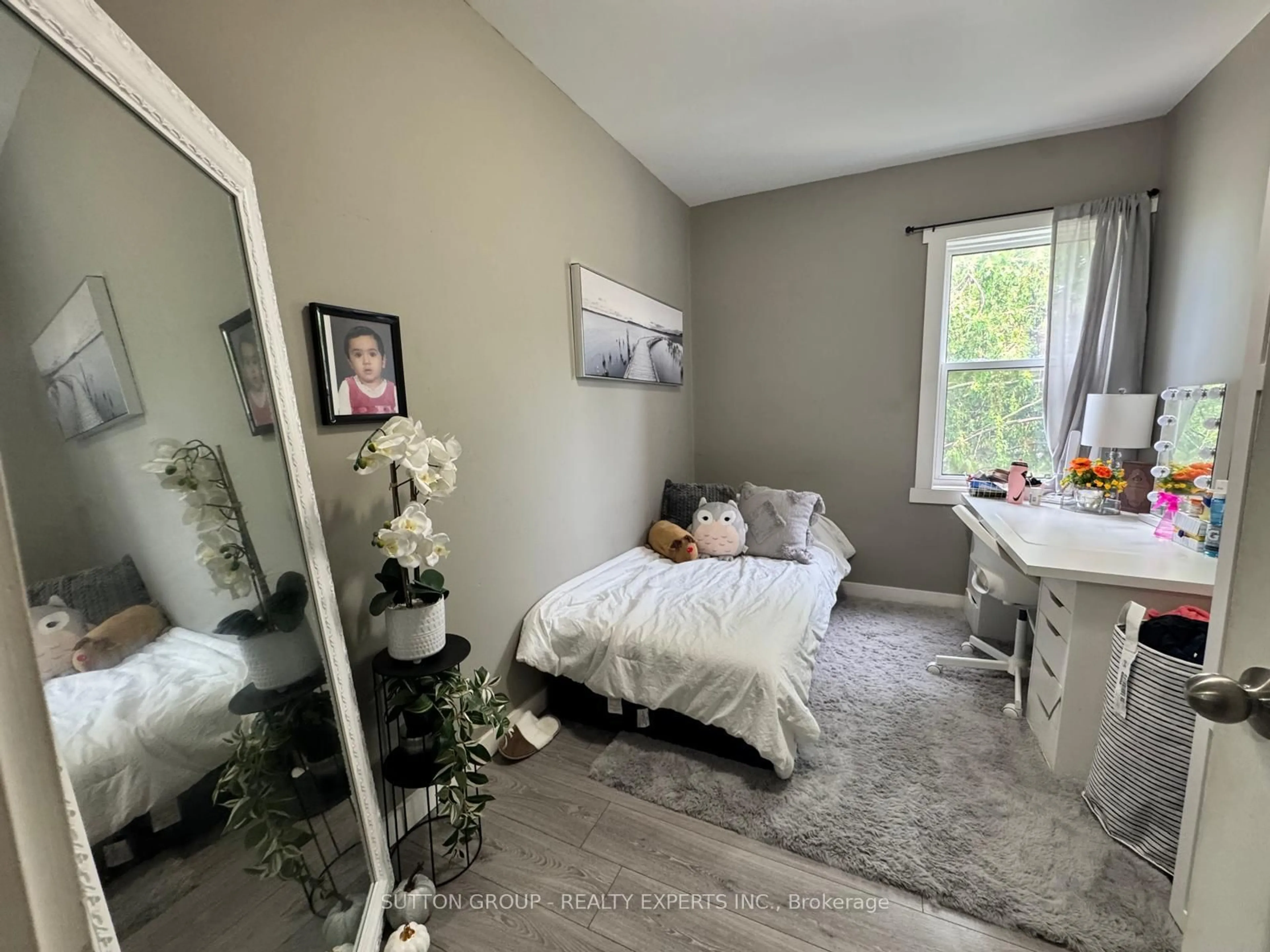 A pic of a room for 328 Centre St, Oshawa Ontario L1H 4B5