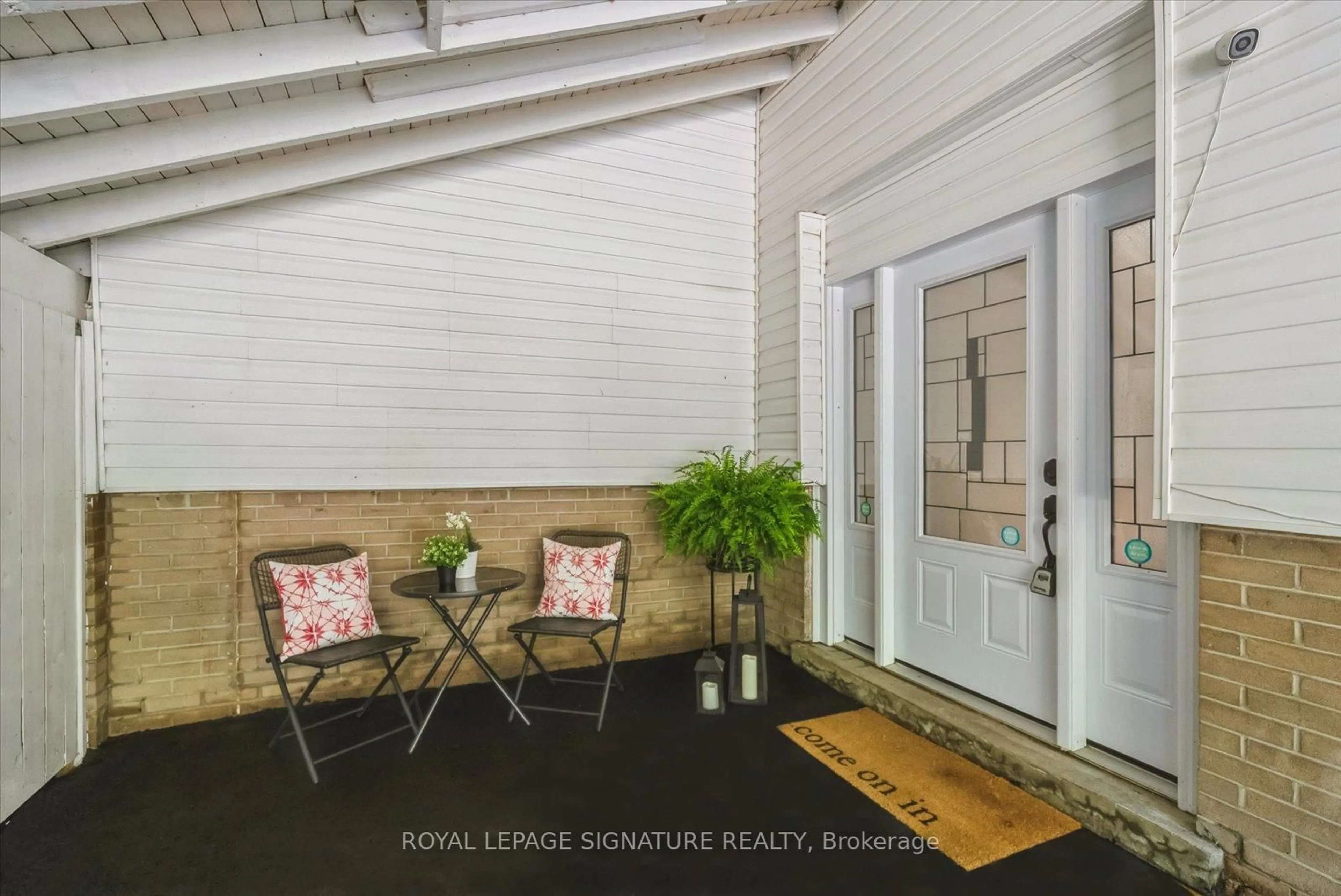 Indoor entryway for 52 Munson Cres, Toronto Ontario M1P 3M9