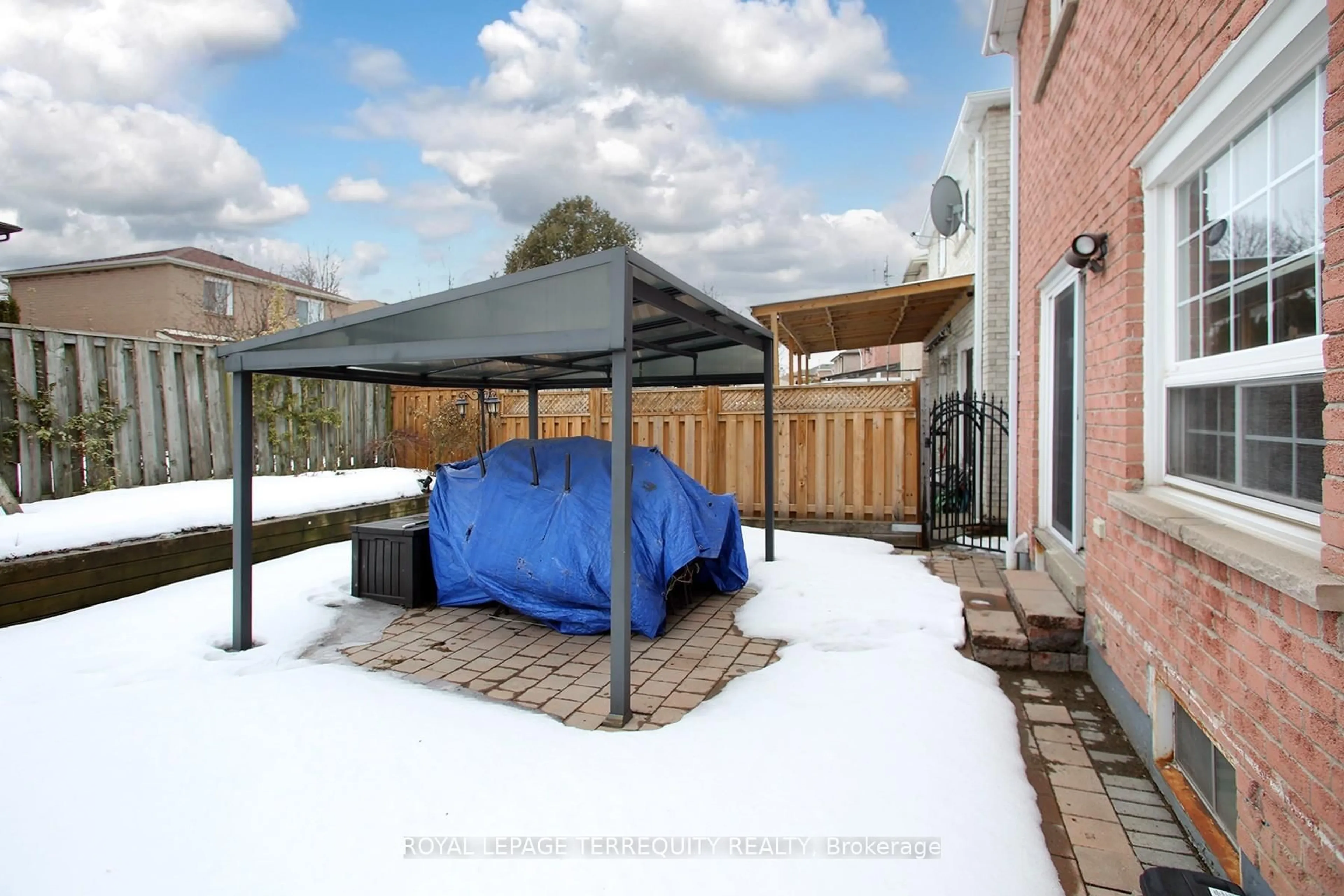 Patio, street for 40 Large Cres, Ajax Ontario L1T 2S9