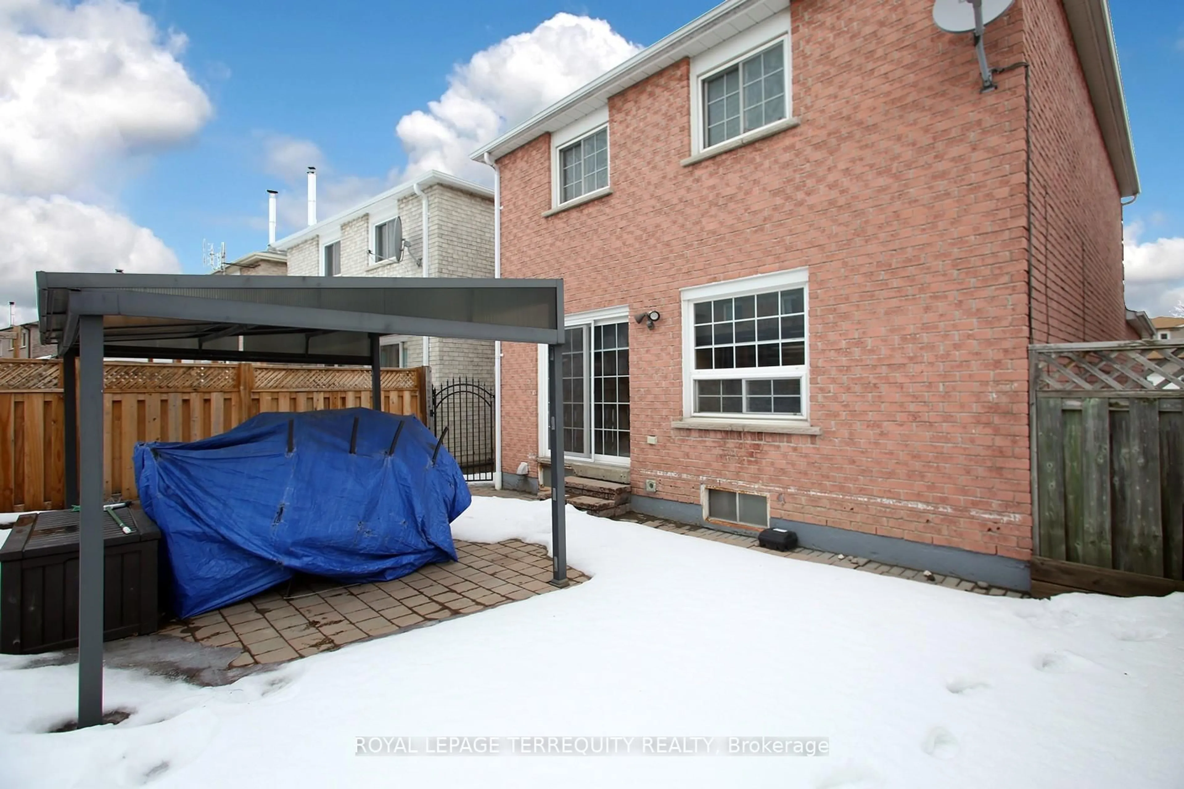 Patio, street for 40 Large Cres, Ajax Ontario L1T 2S9