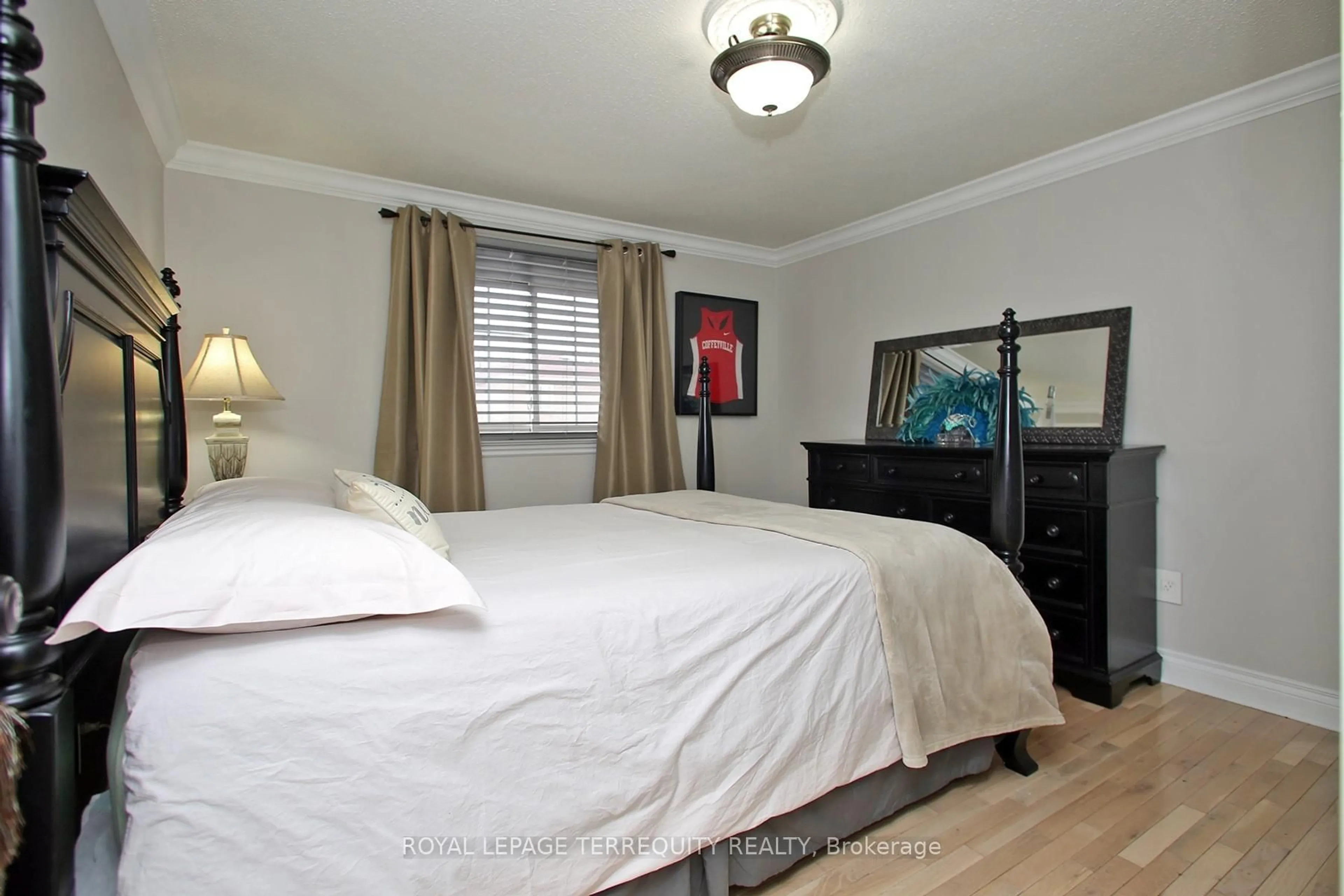 Bedroom with bed, unknown for 40 Large Cres, Ajax Ontario L1T 2S9