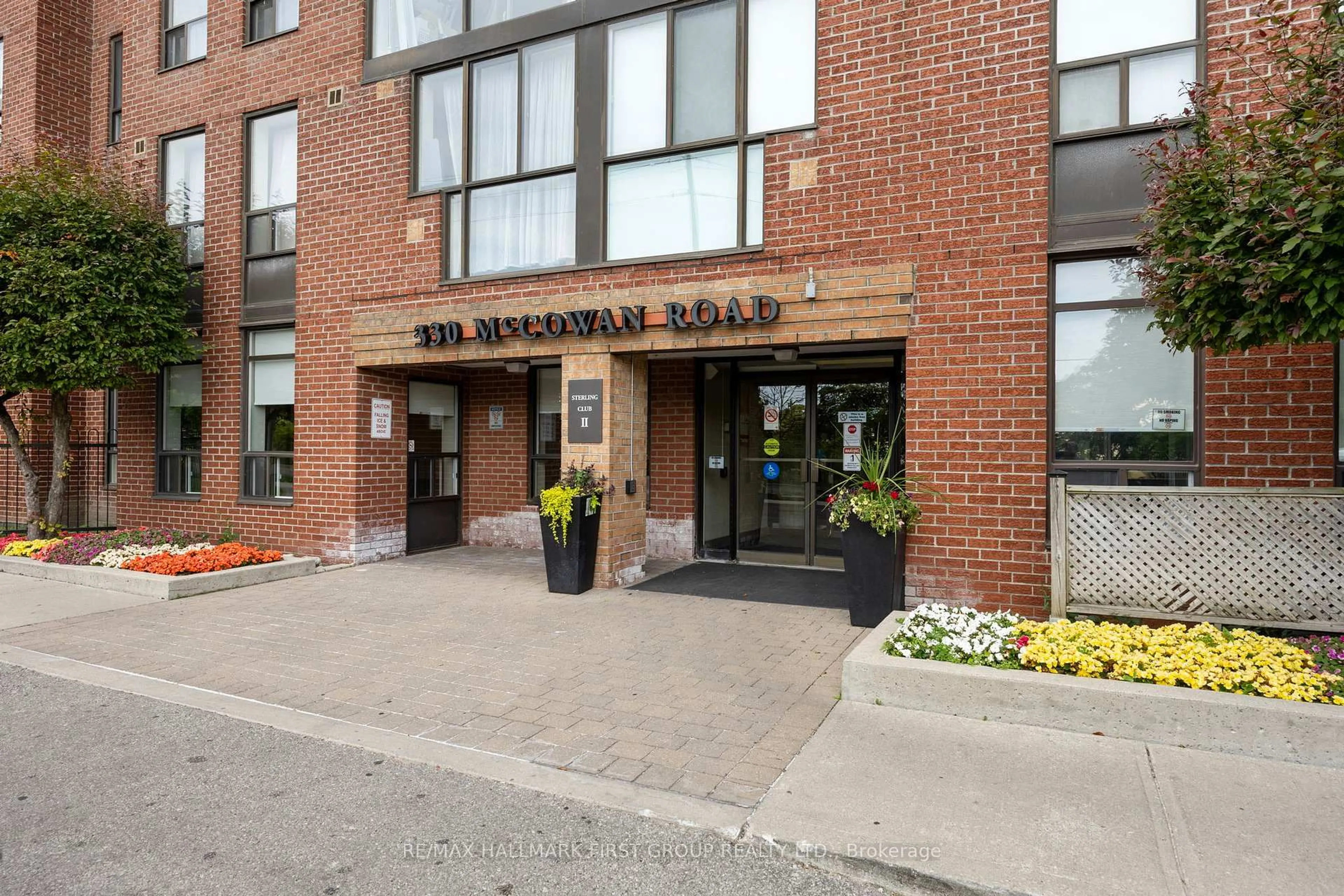 Indoor foyer for 330 Mccowan Rd #311, Toronto Ontario M1J 3N3