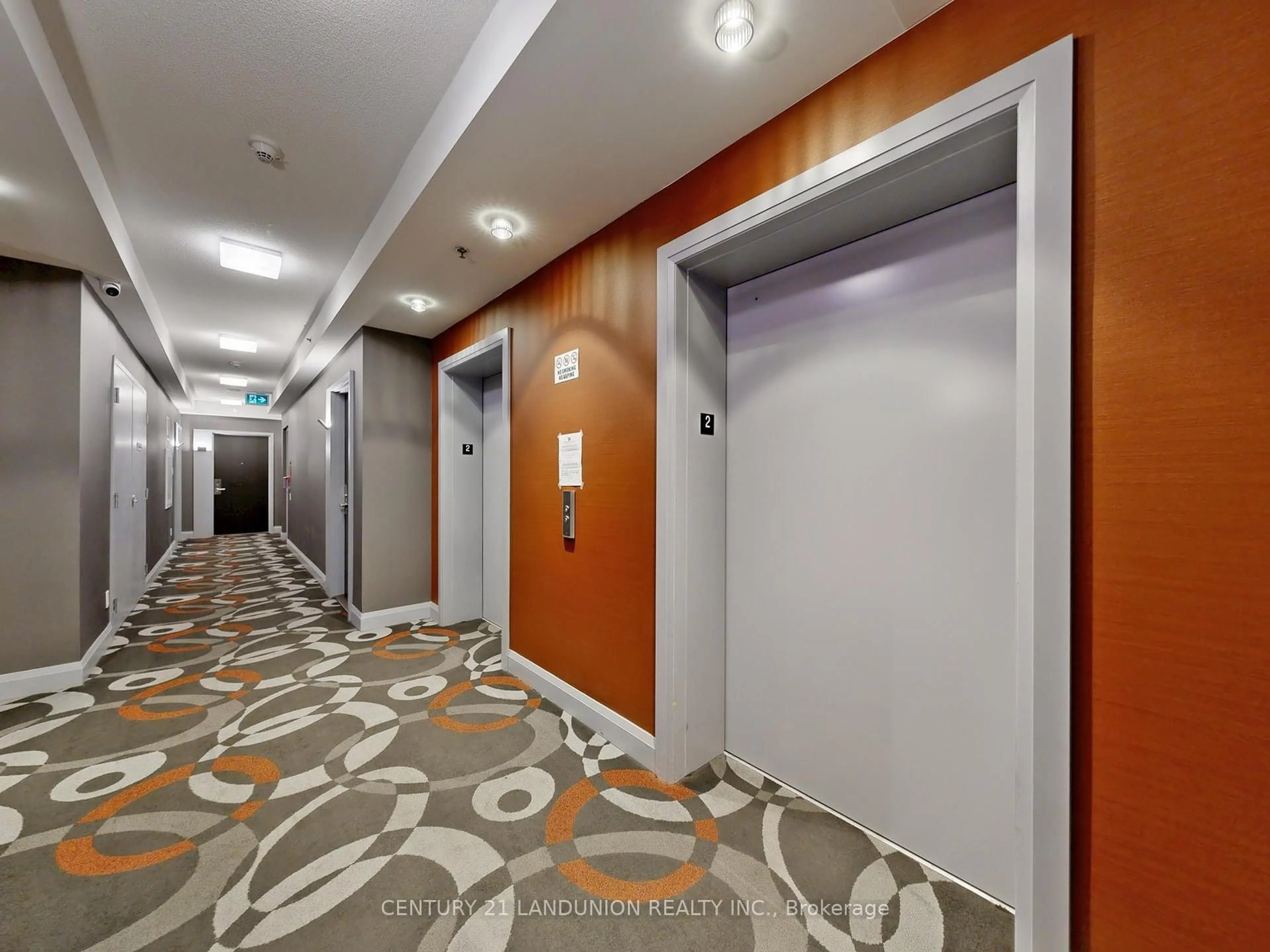 Indoor foyer for 195 Bonis Ave #204, Toronto Ontario M1T 3H1