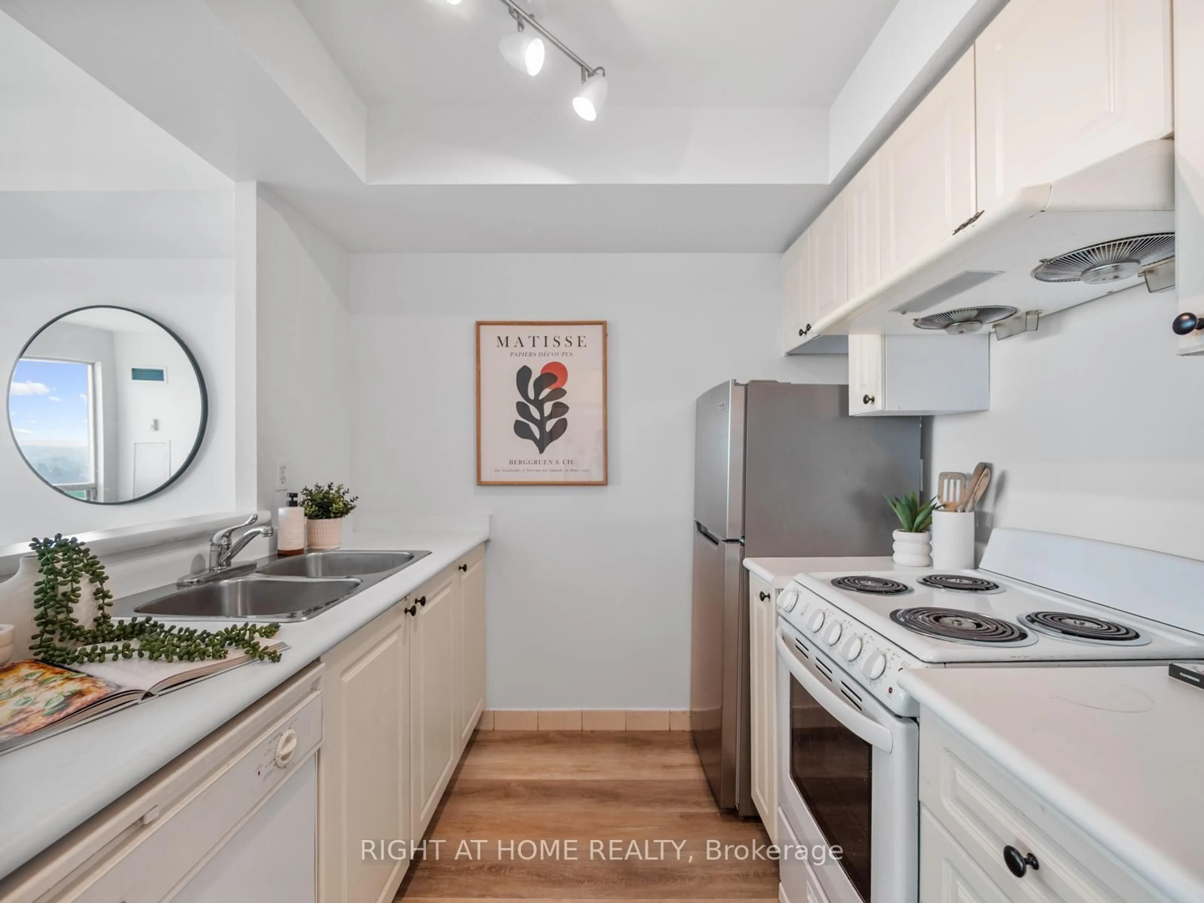 Standard kitchen, unknown for 18 Lee Centre Dr #2013, Toronto Ontario M1H 3H5