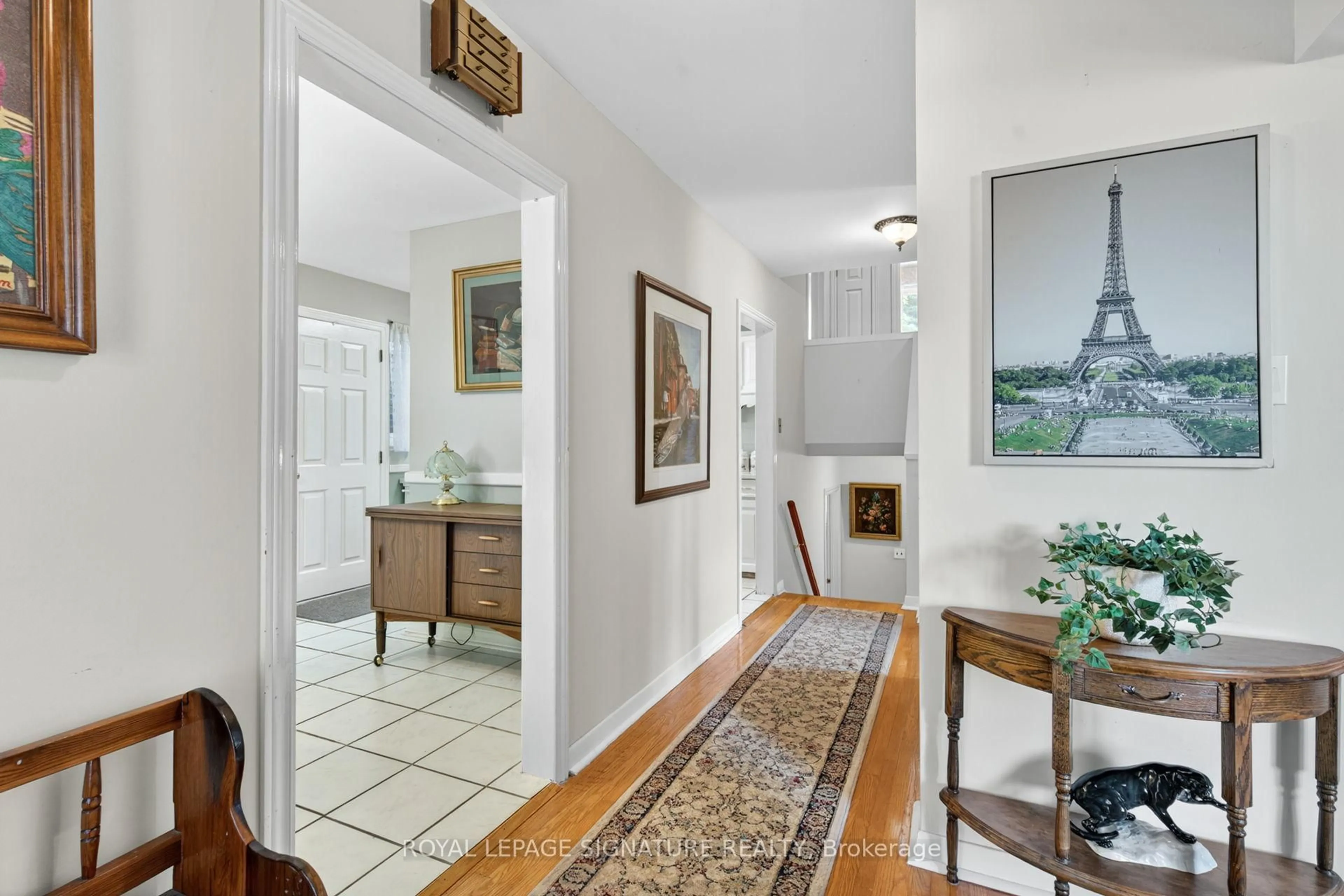 Indoor entryway for 3 Samson Cres, Toronto Ontario M1G 1N2