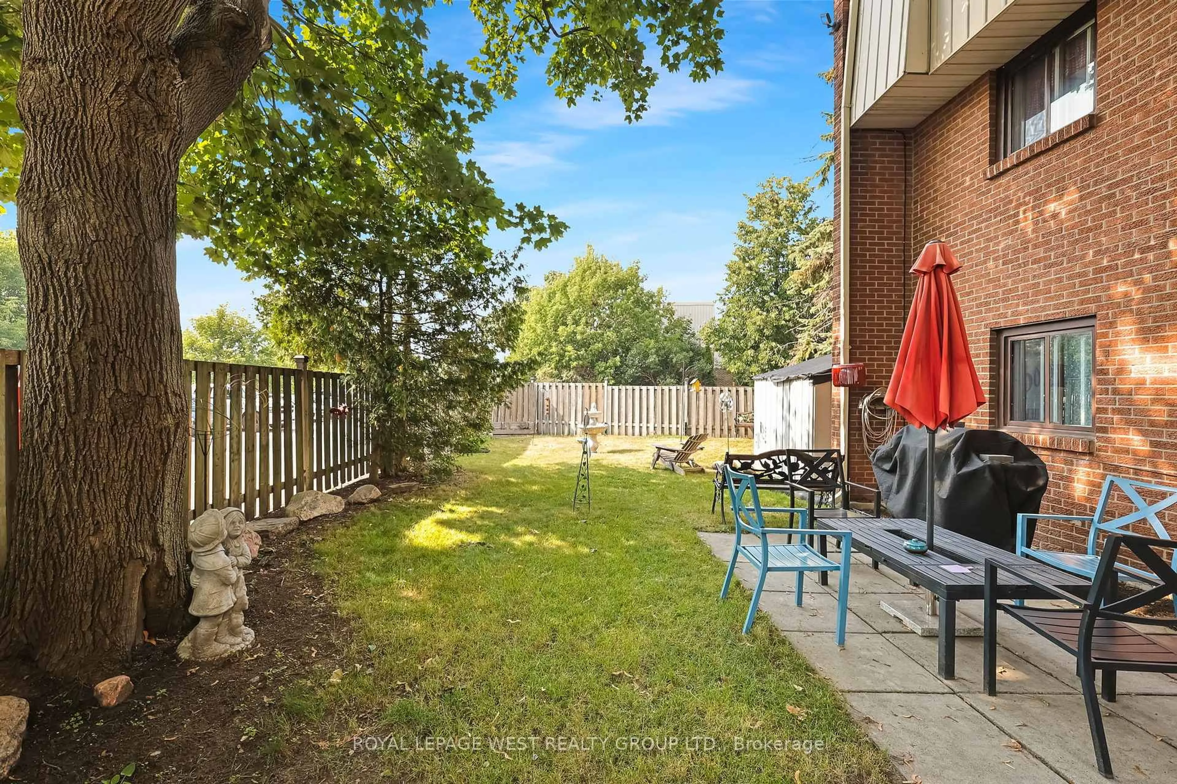 Patio, unknown for 1100 Oxford St #55, Oshawa Ontario L1J 6G4