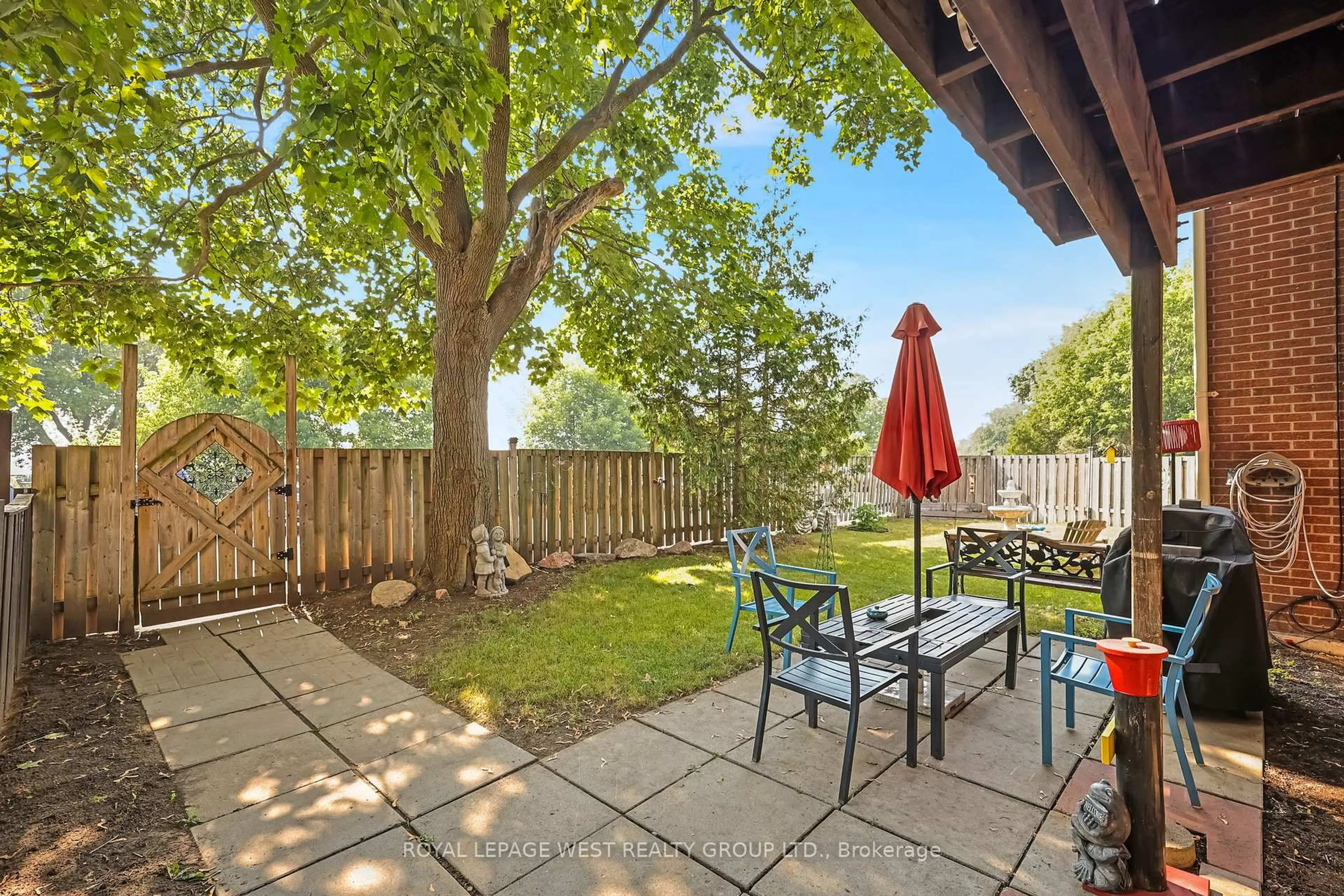 Patio, street for 1100 Oxford St #55, Oshawa Ontario L1J 6G4