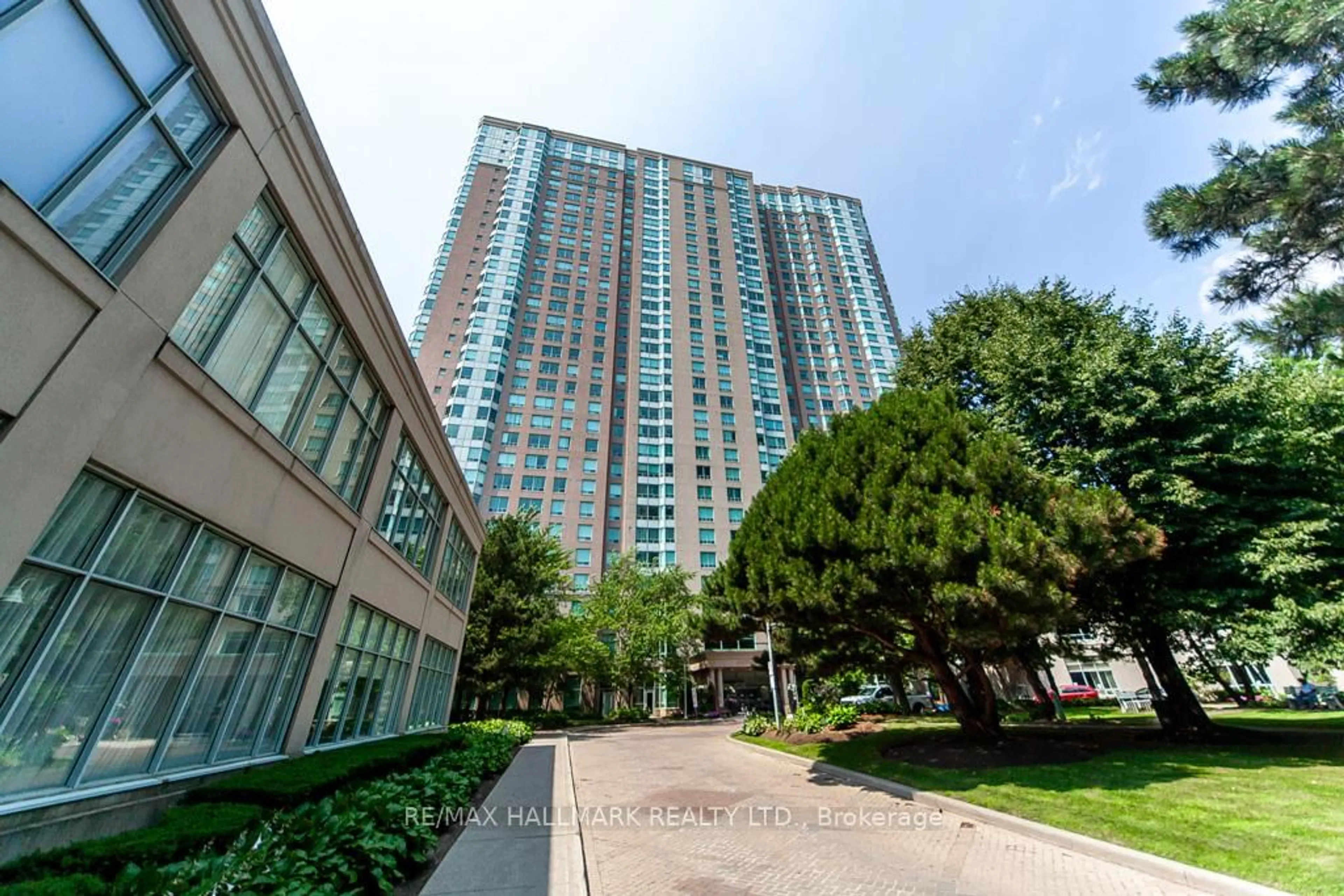 Indoor foyer for 68 Corporate Dr #2731, Toronto Ontario M1H 3H3