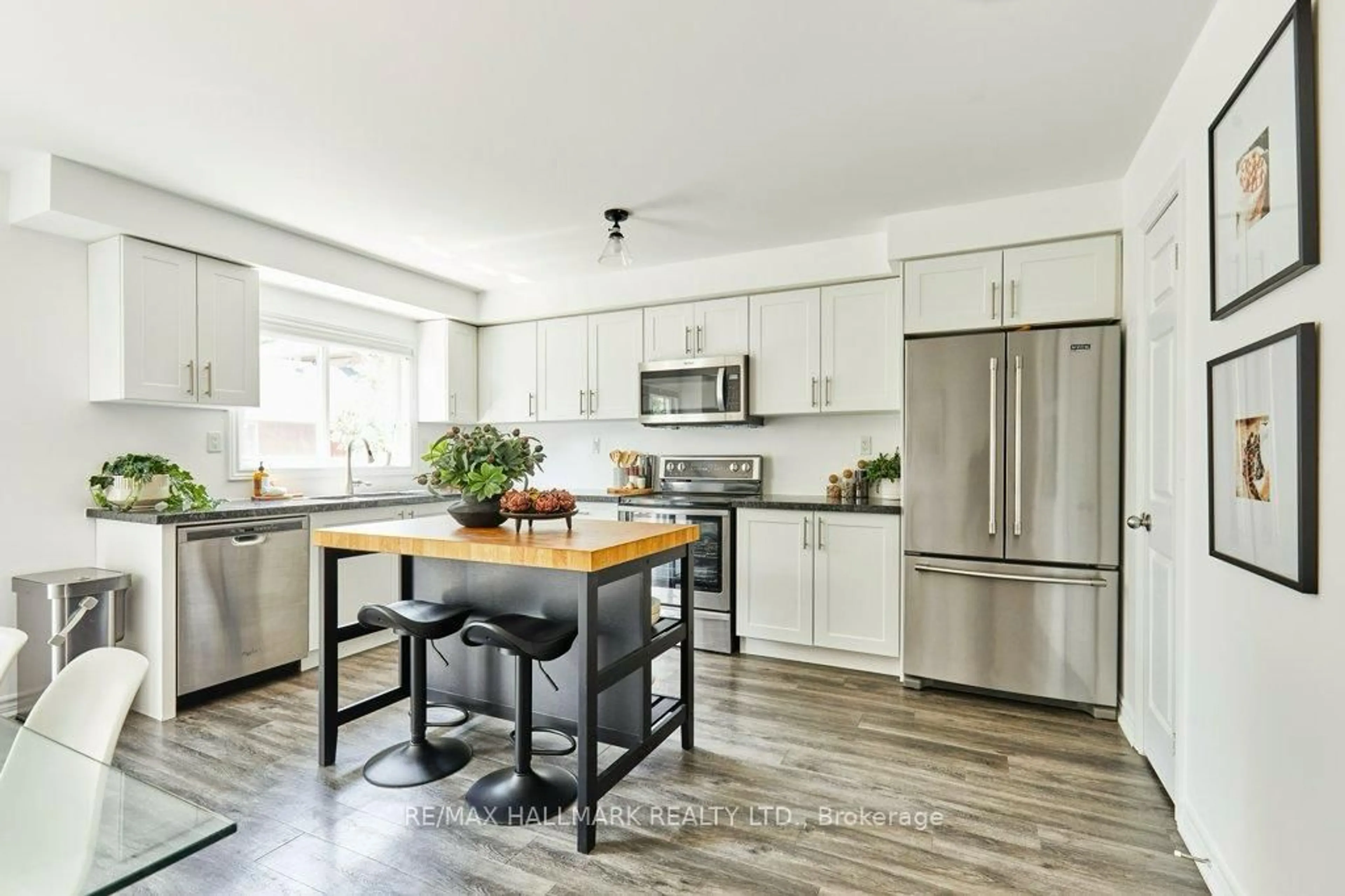 Open concept kitchen, unknown for 99 Markham Tr, Clarington Ontario L1C 0S4