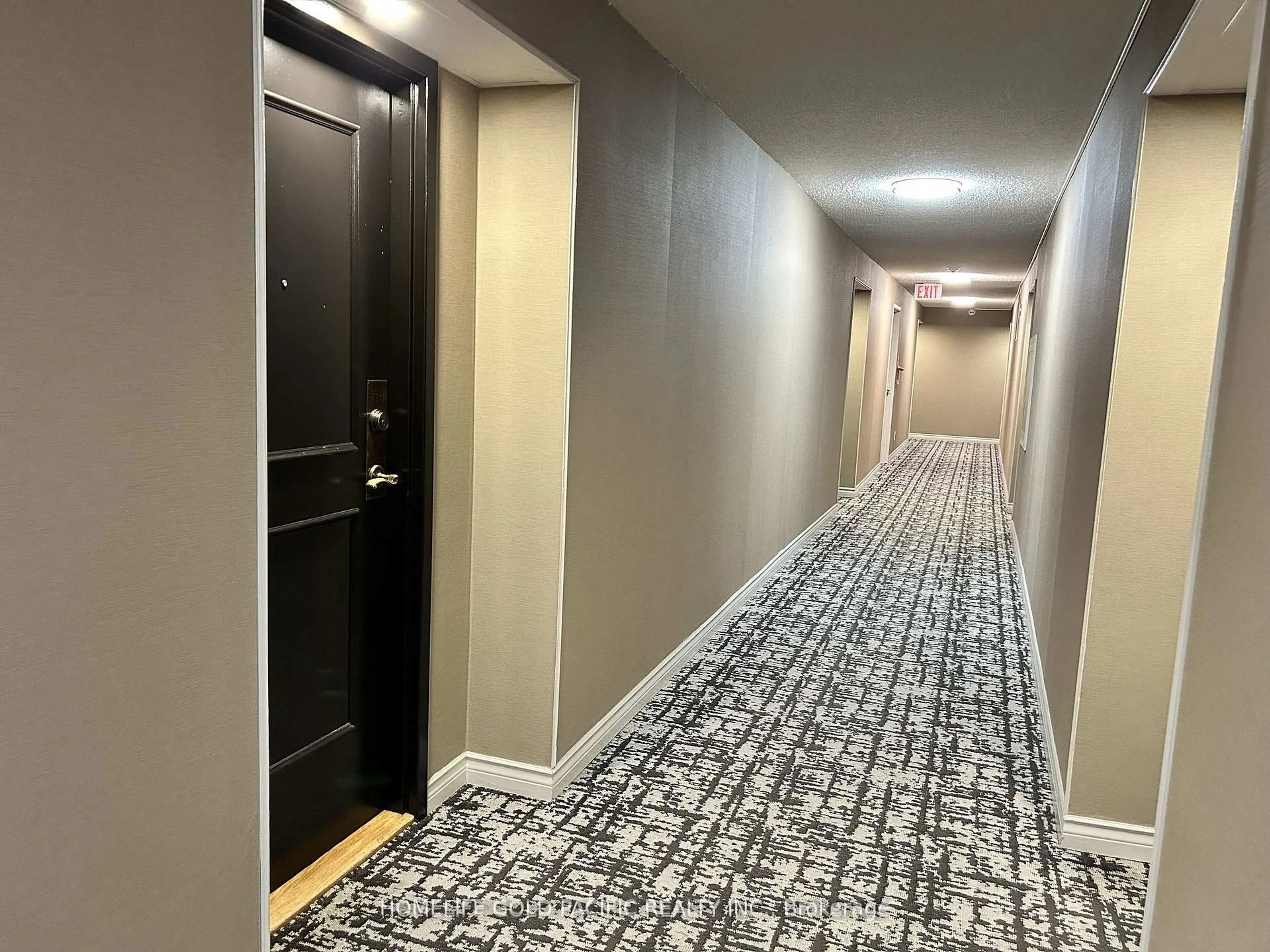 Indoor foyer for 480 McLevin Ave #504, Toronto Ontario M1B 5N9