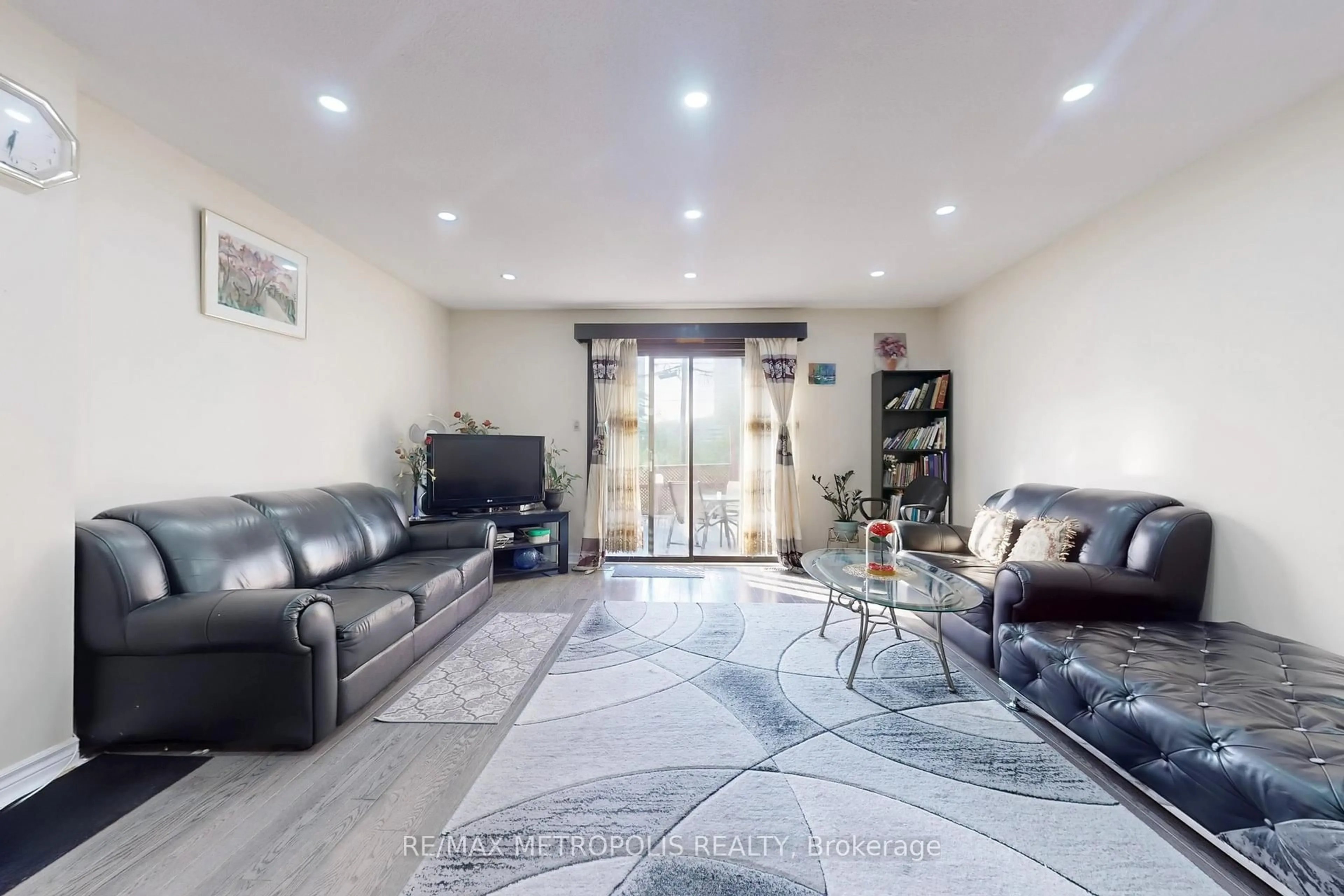 Living room with furniture, unknown for 46 Albion Ave, Toronto Ontario M1L 1J6