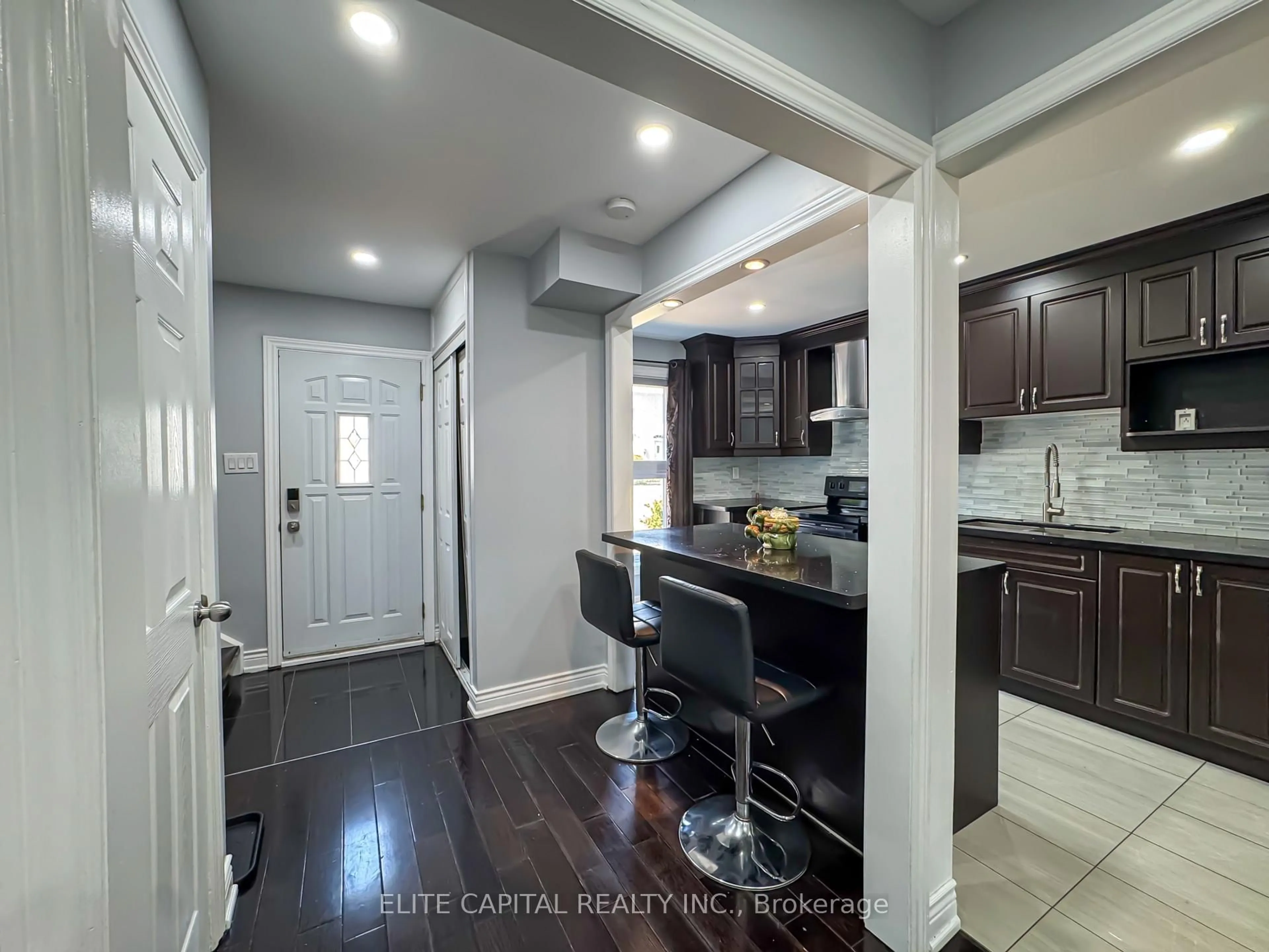 Open concept kitchen, ceramic/tile floor for 70 Cass Ave #172, Toronto Ontario M1T 3P9