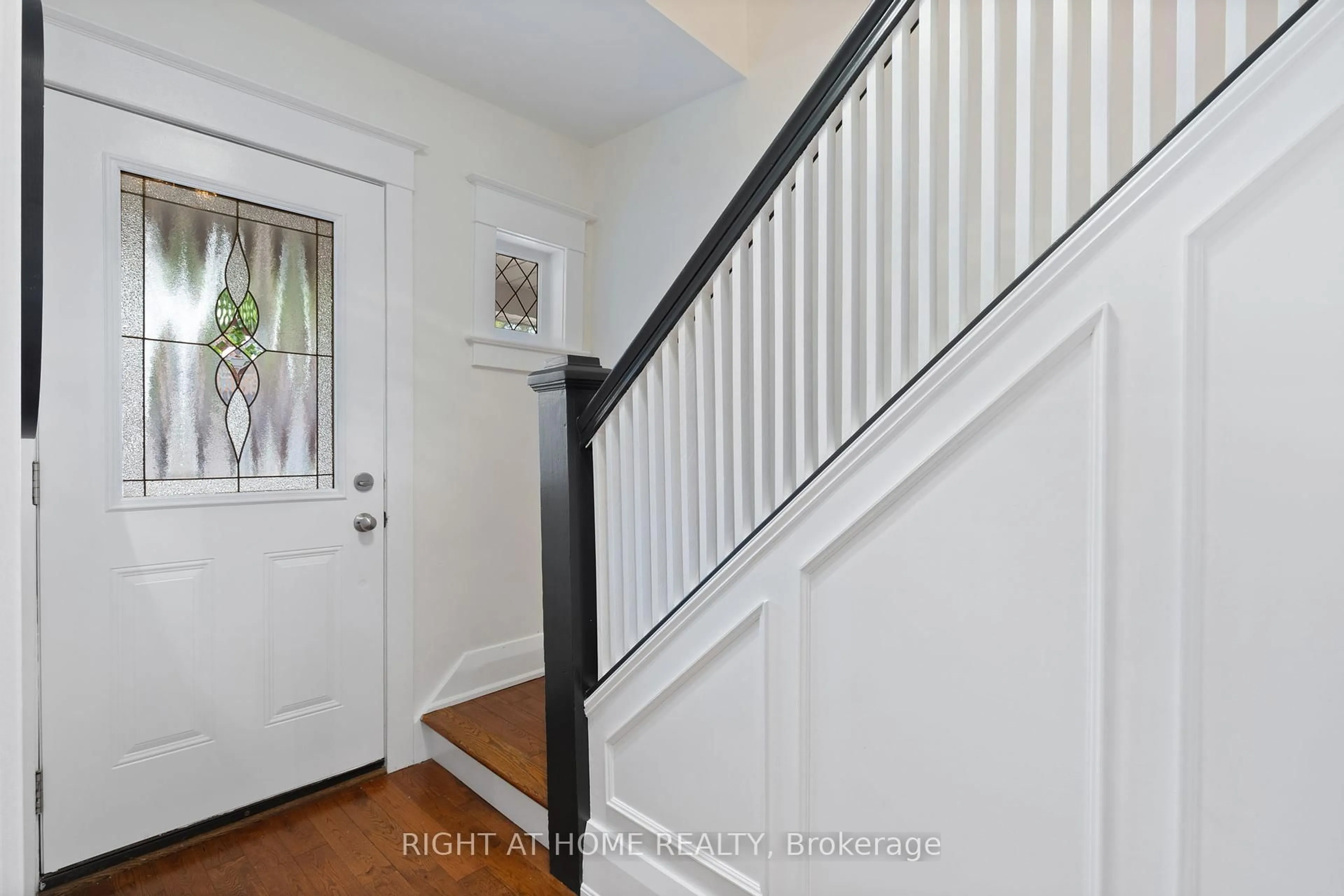 Indoor entryway for 50 Iona Ave, Toronto Ontario M4C 5J4