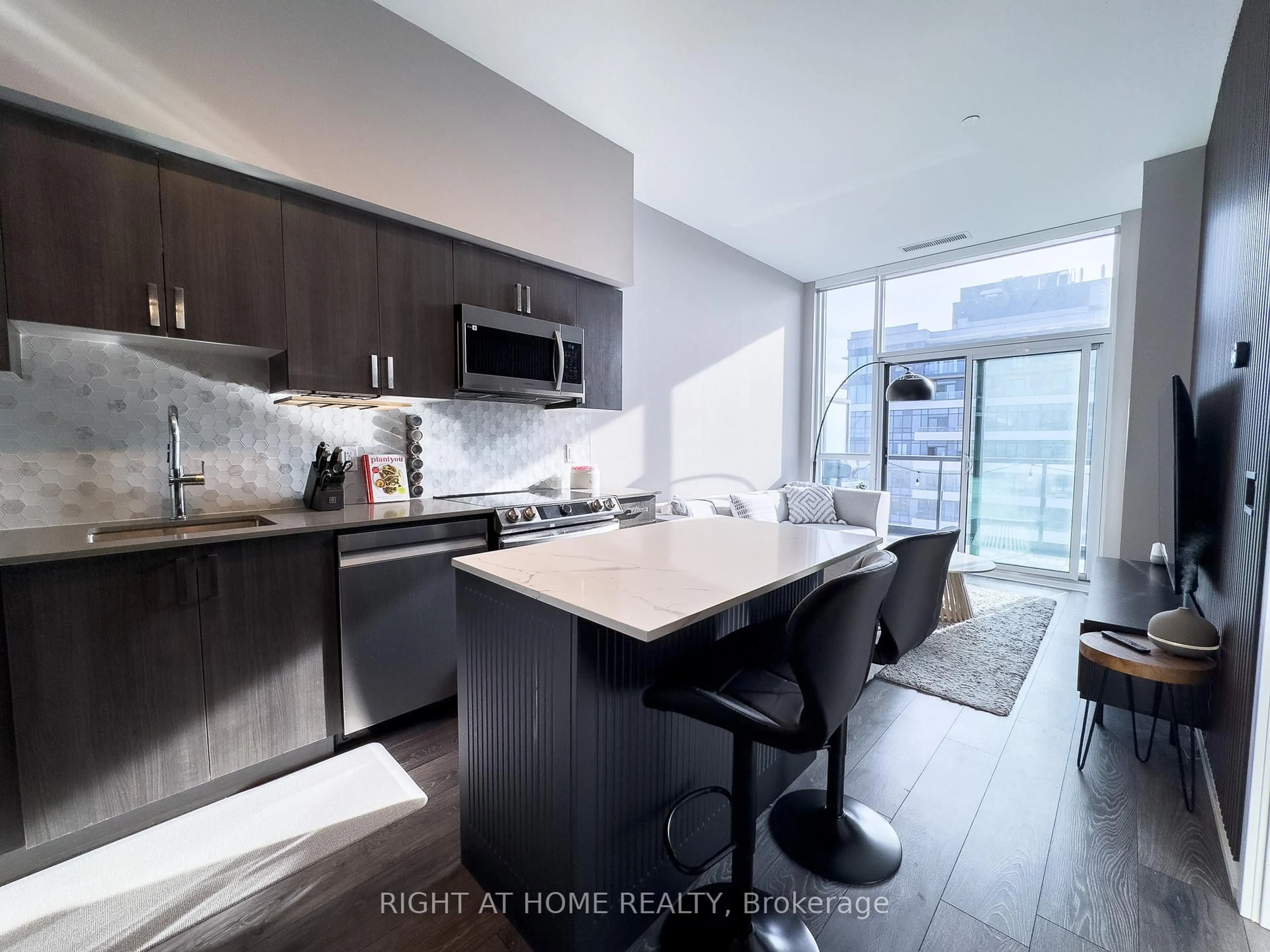 Open concept kitchen, unknown for 1455 Celebration Dr #PH2804, Pickering Ontario L1W 0C3