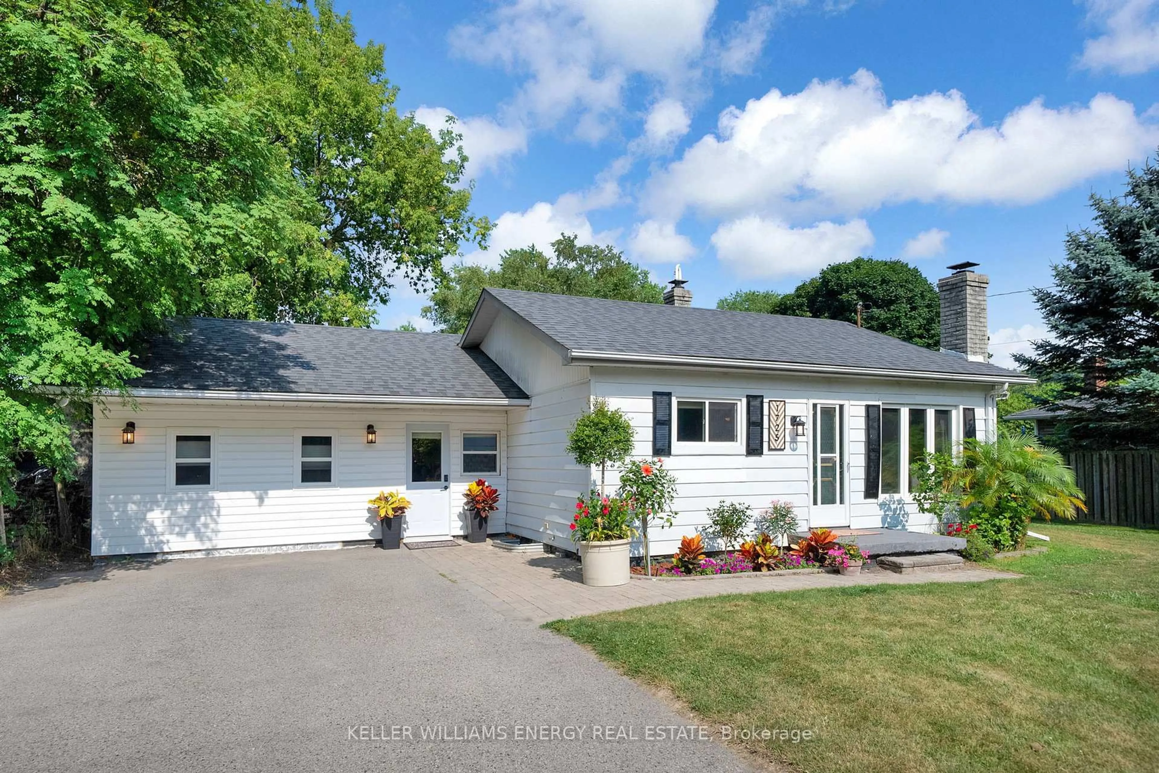 A pic from outside/outdoor area/front of a property/back of a property/a pic from drone, street for 1725 Brownsville Rd, Clarington Ontario L1B 1L9