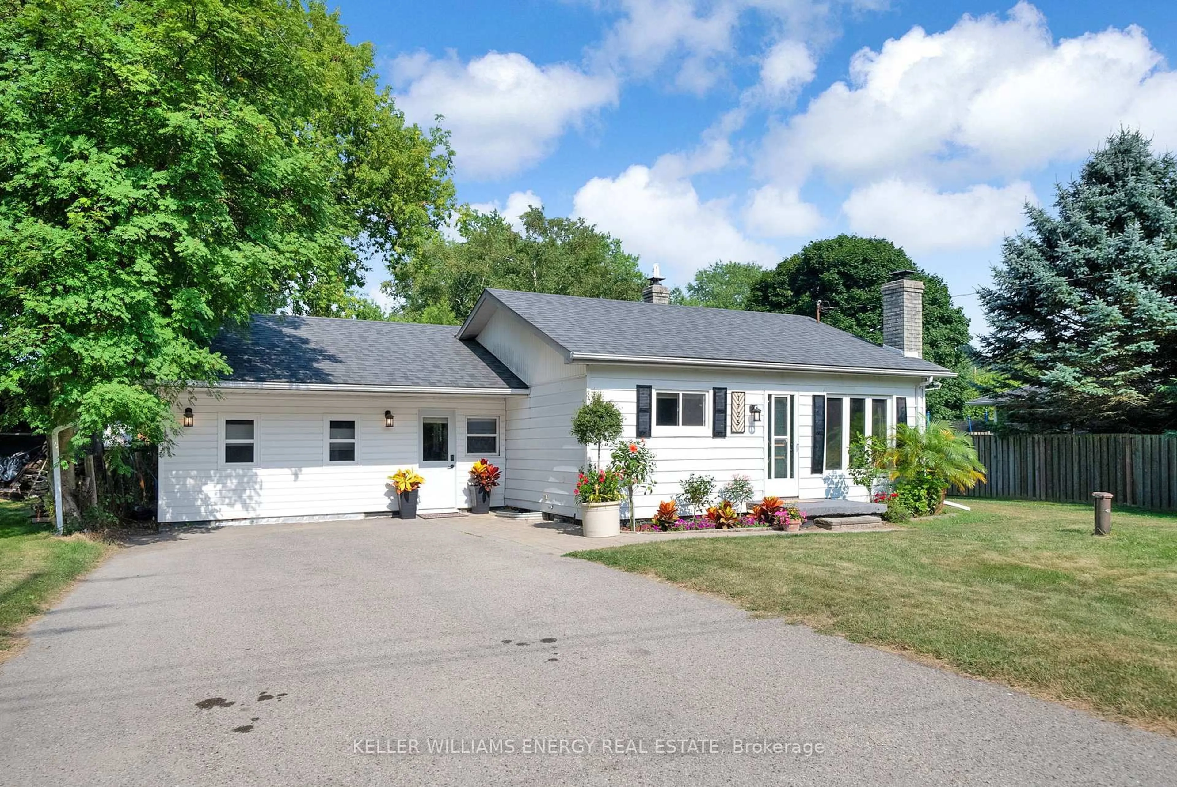 A pic from outside/outdoor area/front of a property/back of a property/a pic from drone, street for 1725 Brownsville Rd, Clarington Ontario L1B 1L9