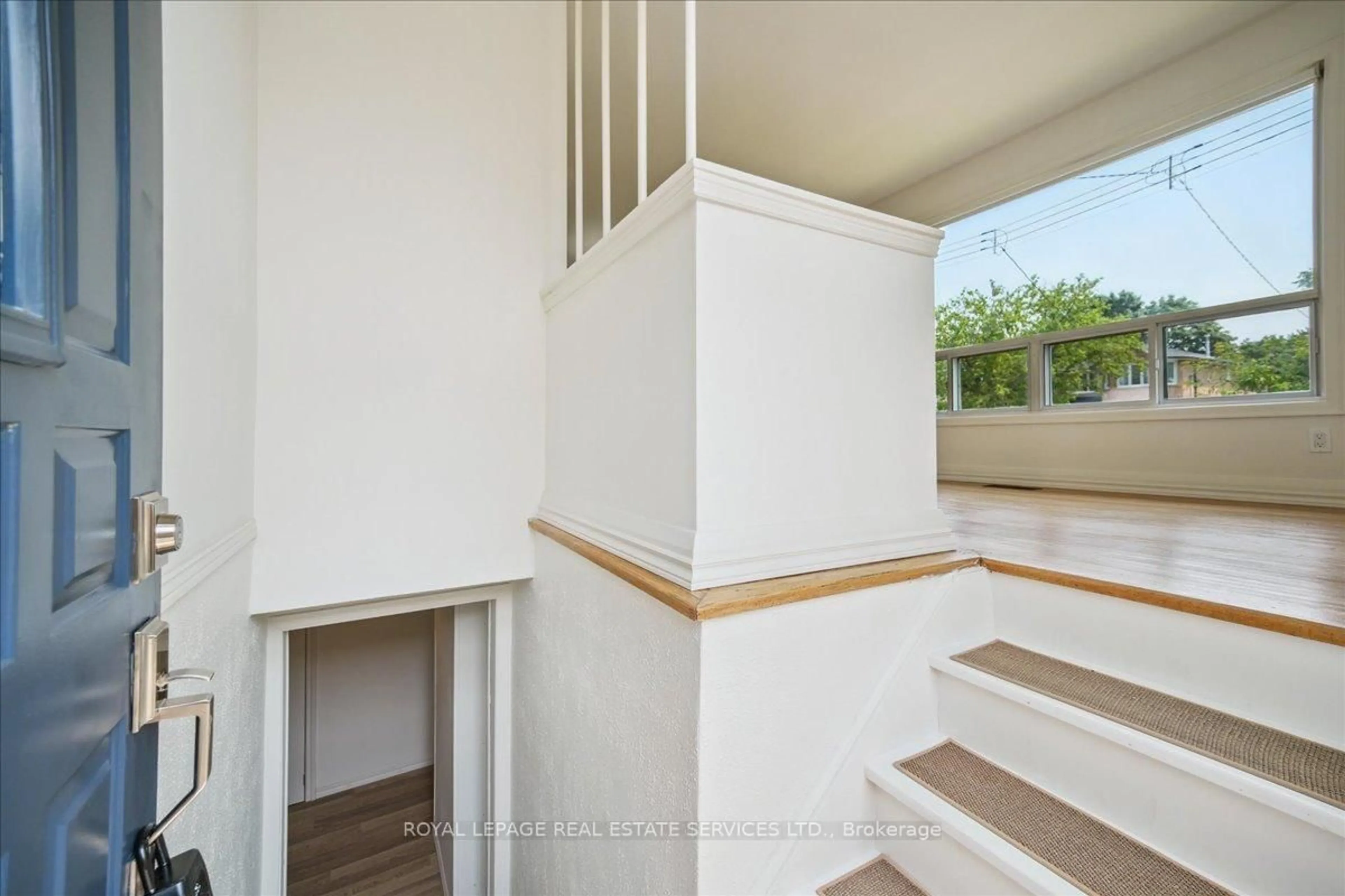 Unknown for 10 Mendip Cres, Toronto Ontario M1P 1Y4