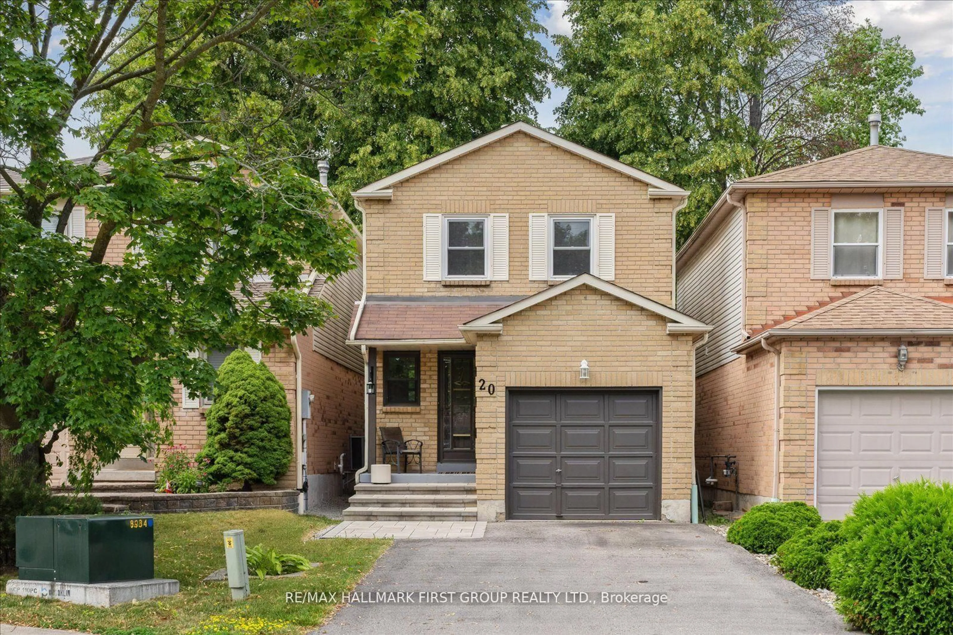 Home with brick exterior material, street for 20 Schilling Crt, Whitby Ontario L1N 8X7