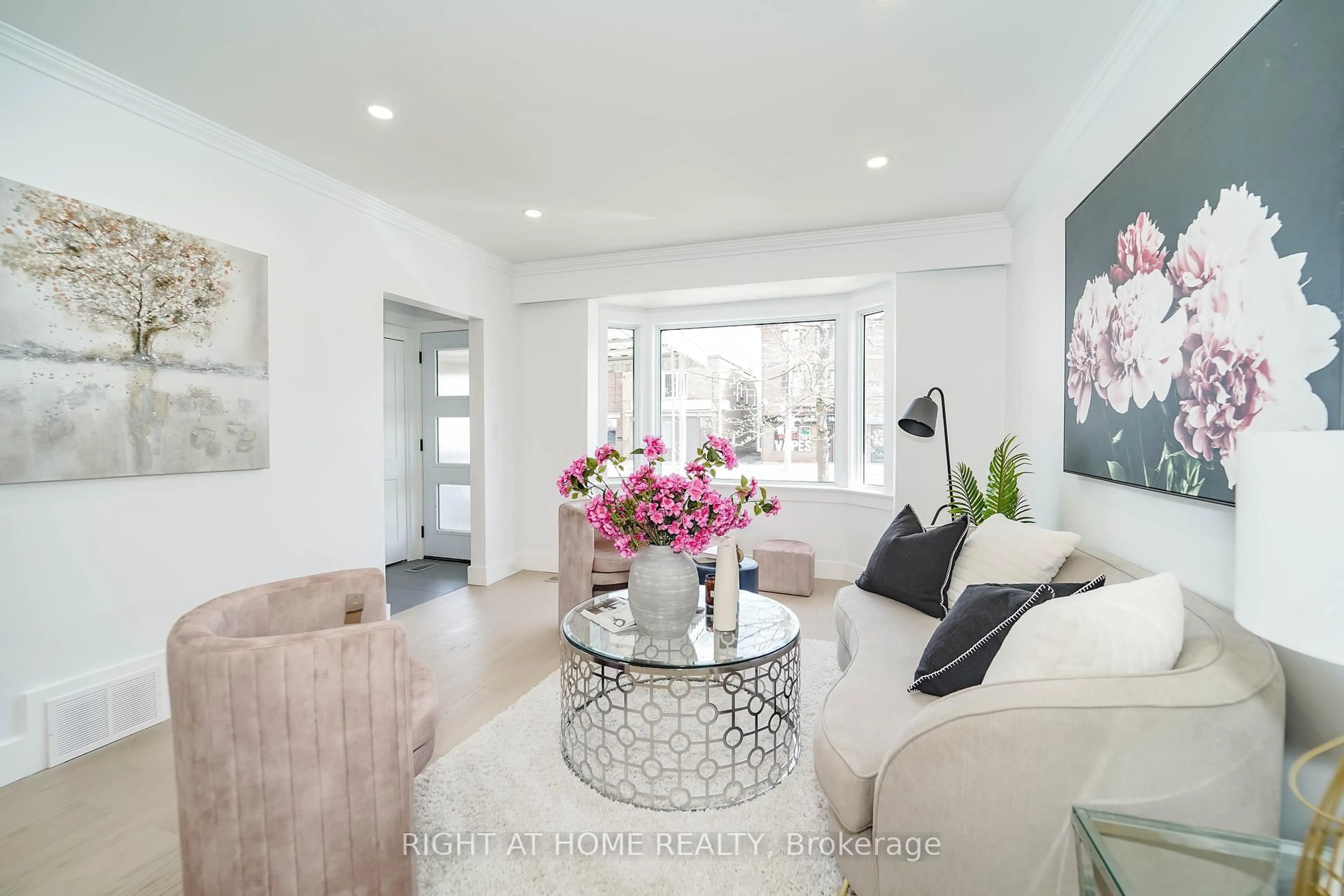 Living room with furniture, unknown for 1360 Woodbine Ave, Toronto Ontario M4C 4G5