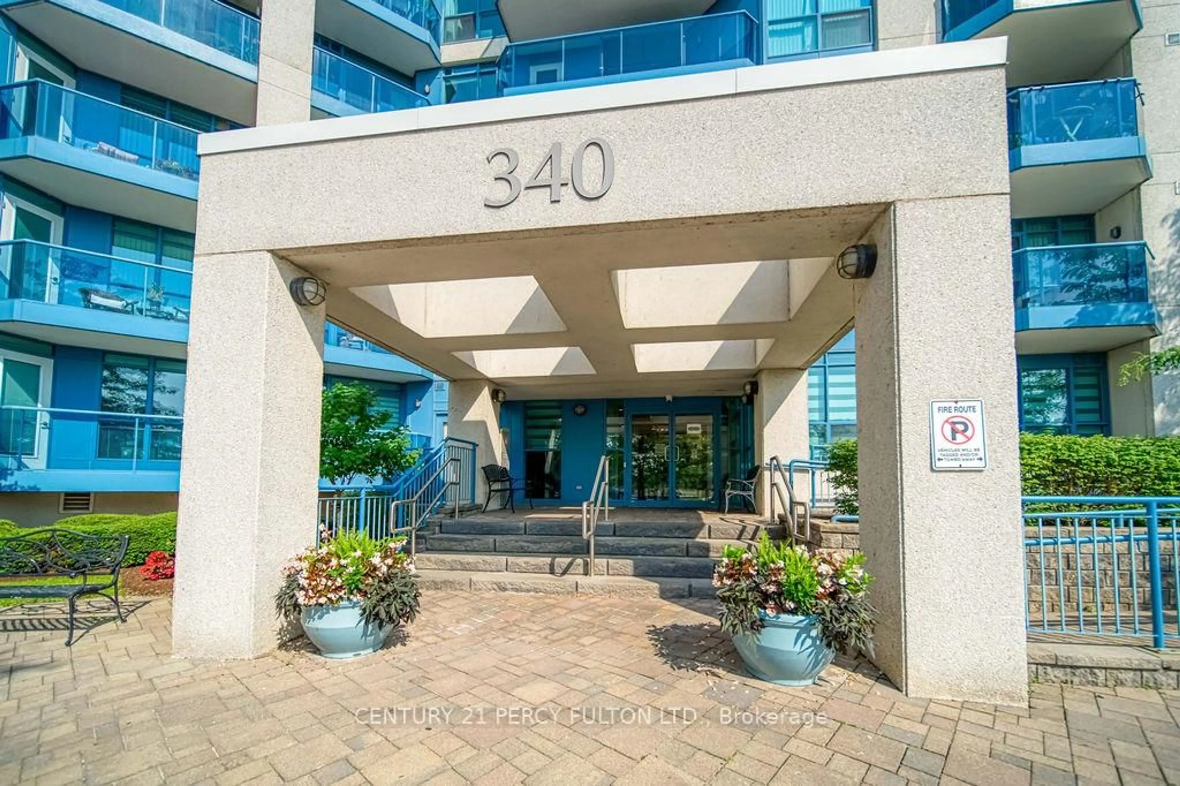 Indoor foyer for 340 Watson St #911, Whitby Ontario L1N 9G1