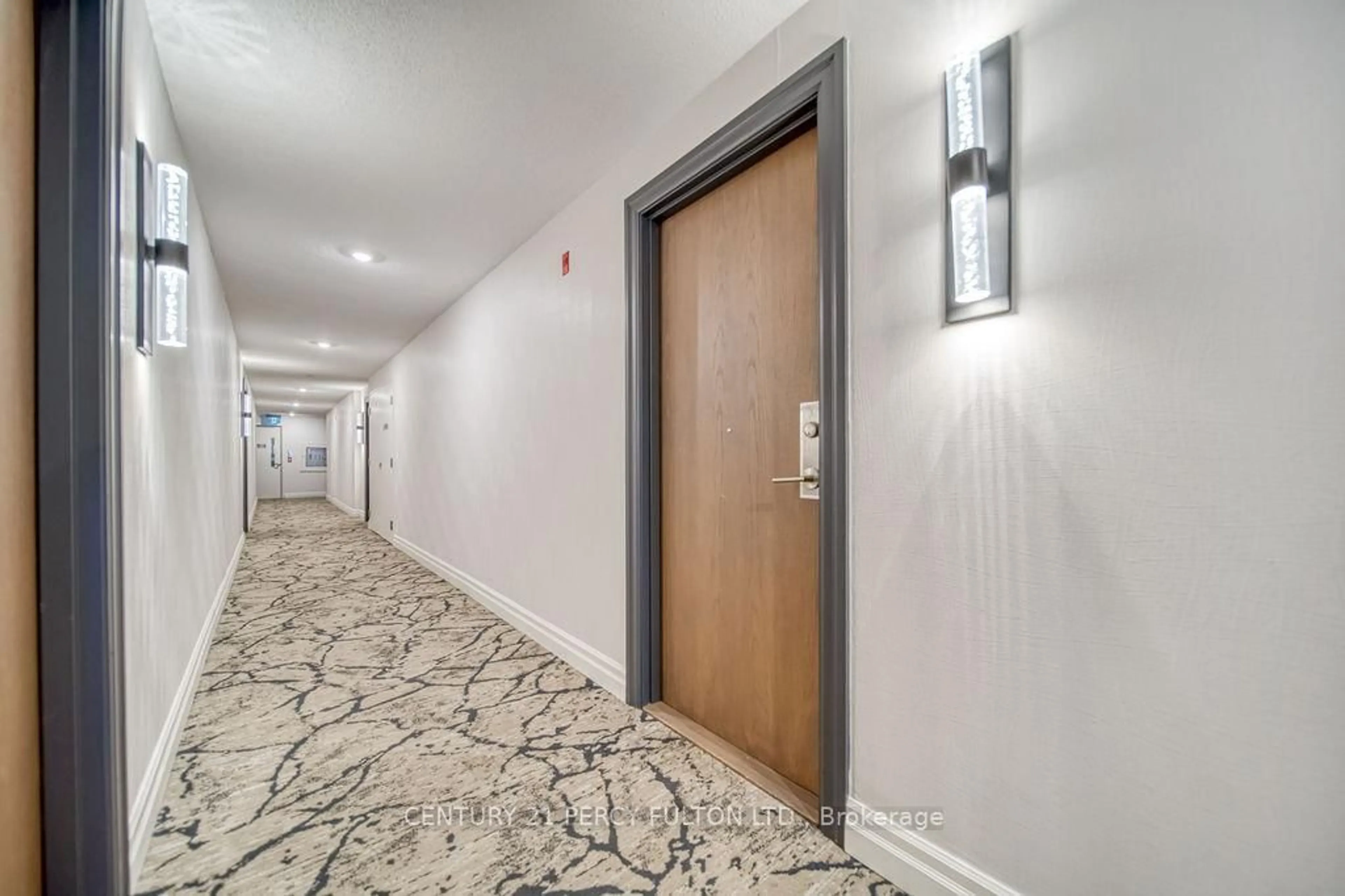 Indoor foyer for 340 Watson St #911, Whitby Ontario L1N 9G1