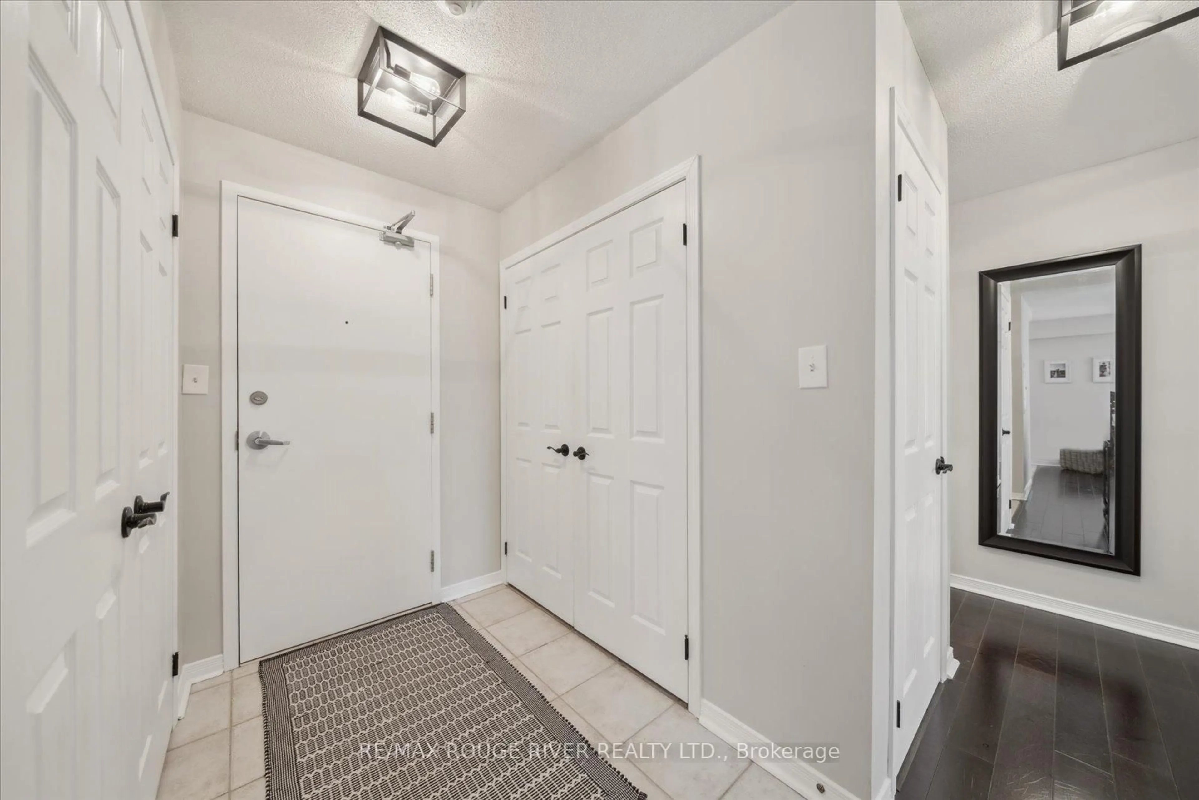 Indoor entryway for 102 Aspen Springs Dr #212, Clarington Ontario L1C 5N6