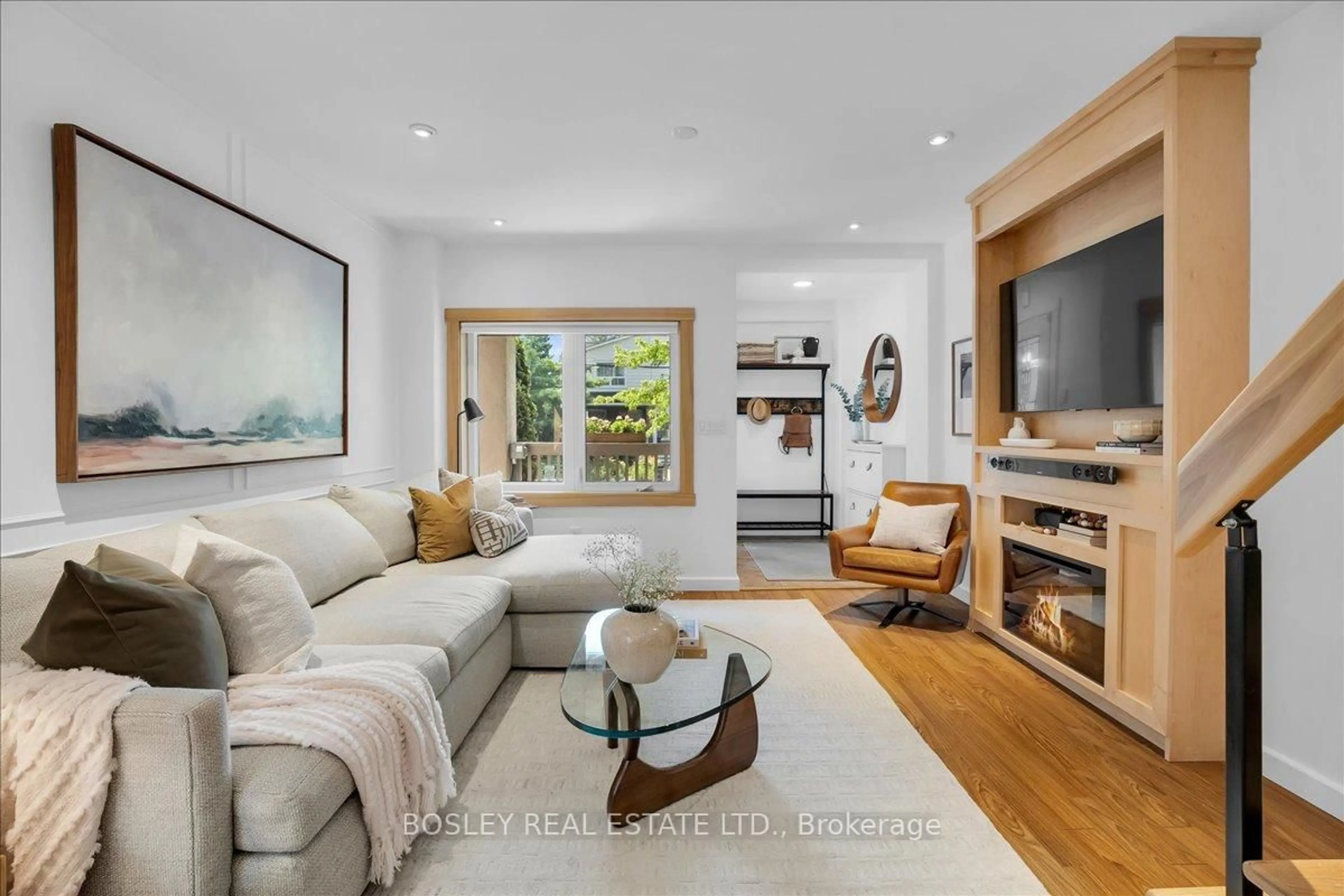 Living room with furniture, unknown for 68 Mortimer Ave, Toronto Ontario M4K 2A1
