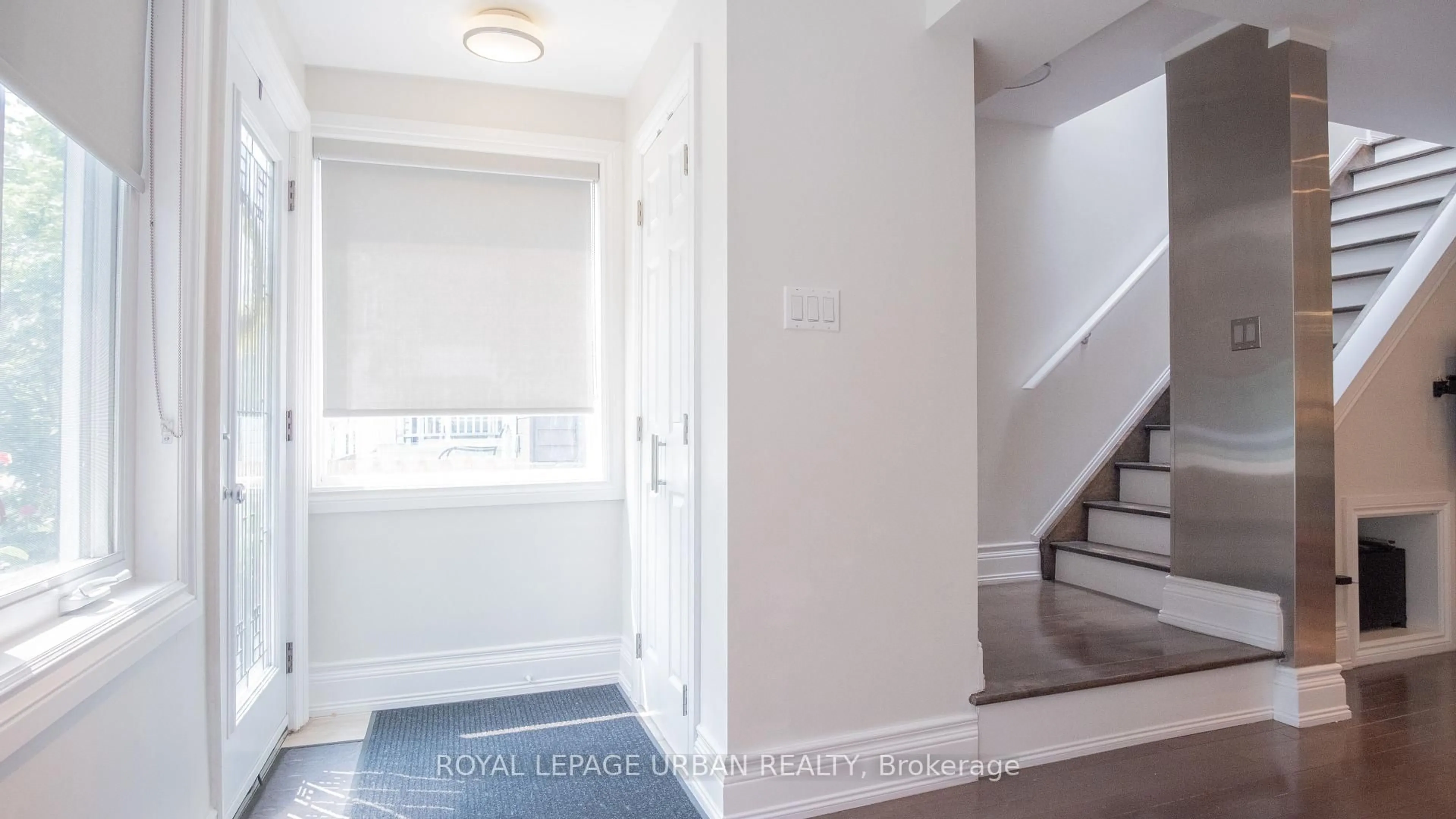 Indoor entryway for 54 Arundel Ave, Toronto Ontario M4K 3A4