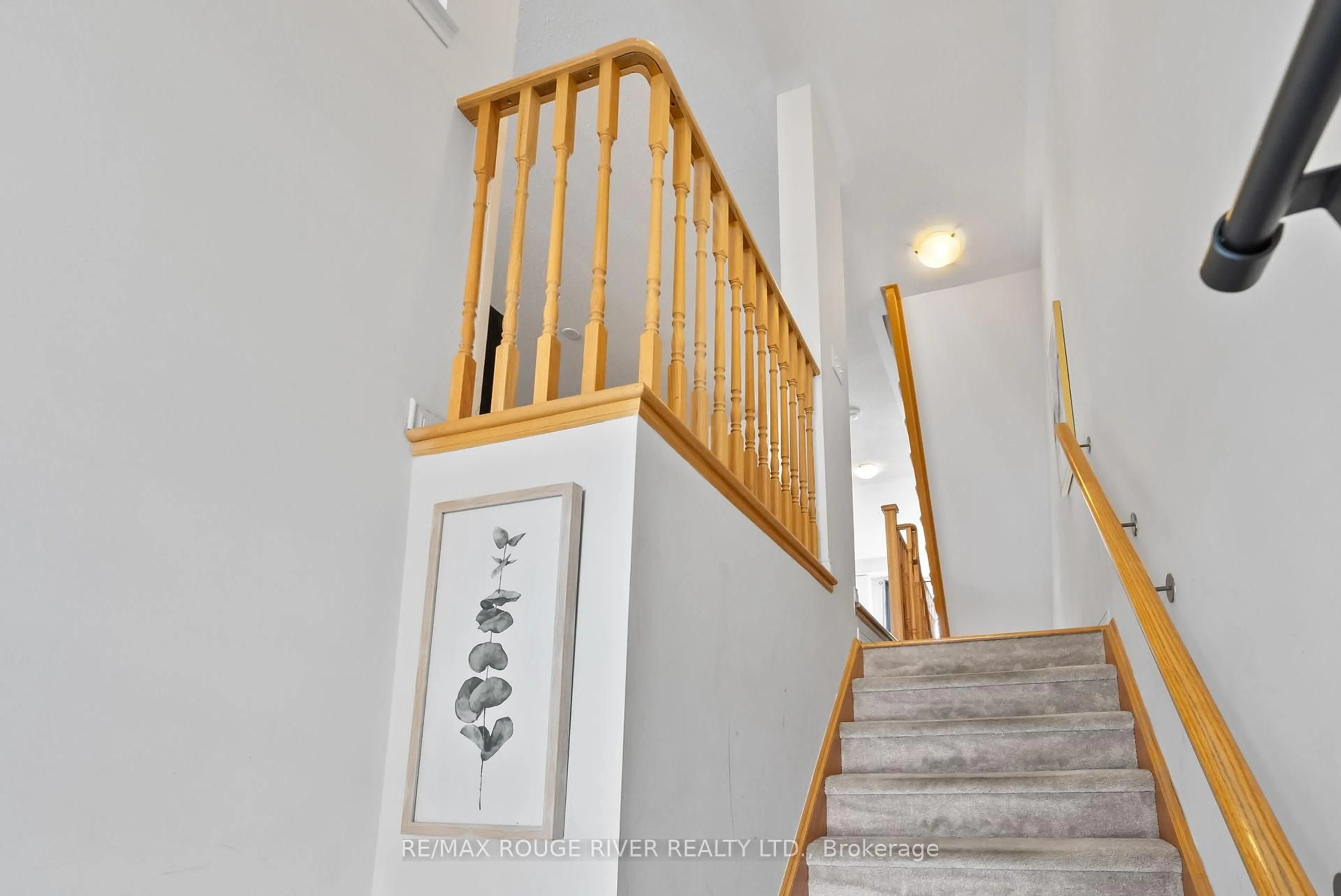Indoor foyer for 2446 Bromus Path, Oshawa Ontario L1L 0K6