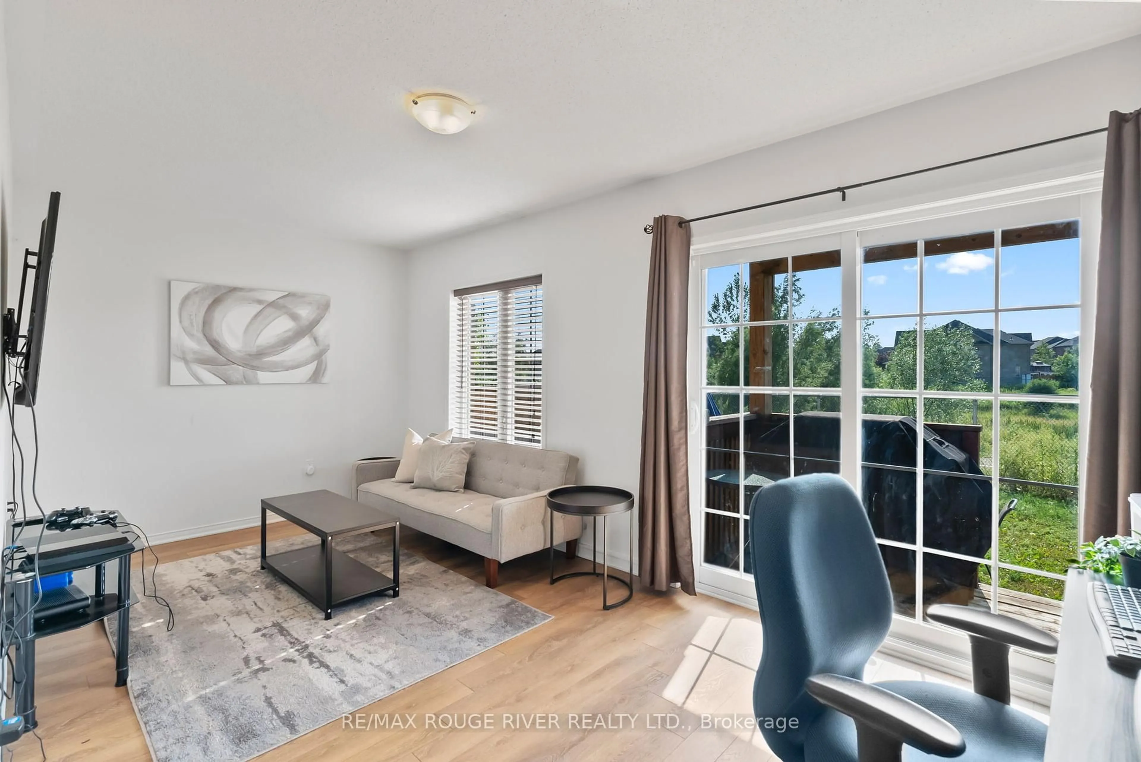 Living room with furniture, unknown for 2446 Bromus Path, Oshawa Ontario L1L 0K6