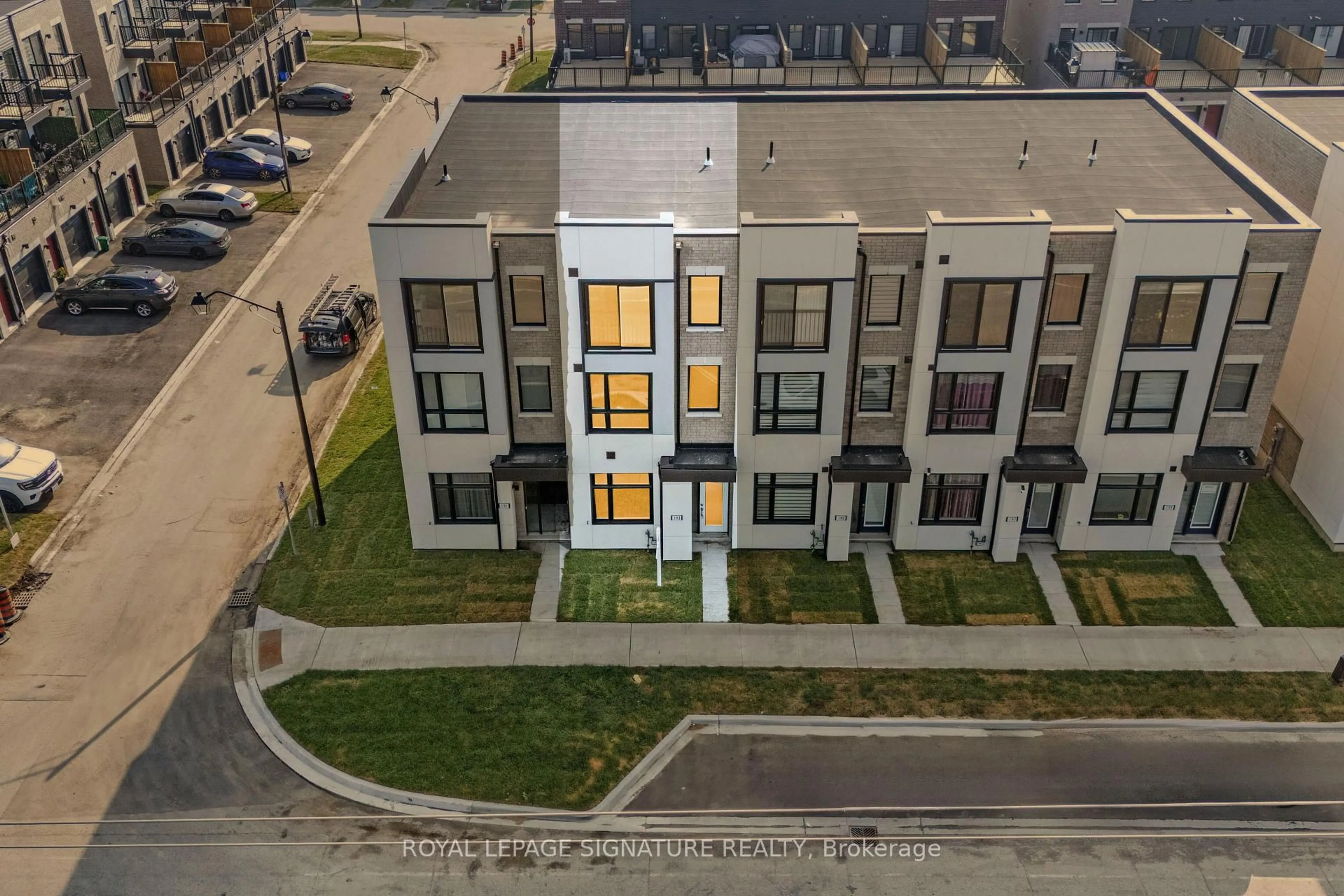 A pic from outside/outdoor area/front of a property/back of a property/a pic from drone, unknown for 193 Monarch Ave, Ajax Ontario L1S 7M3