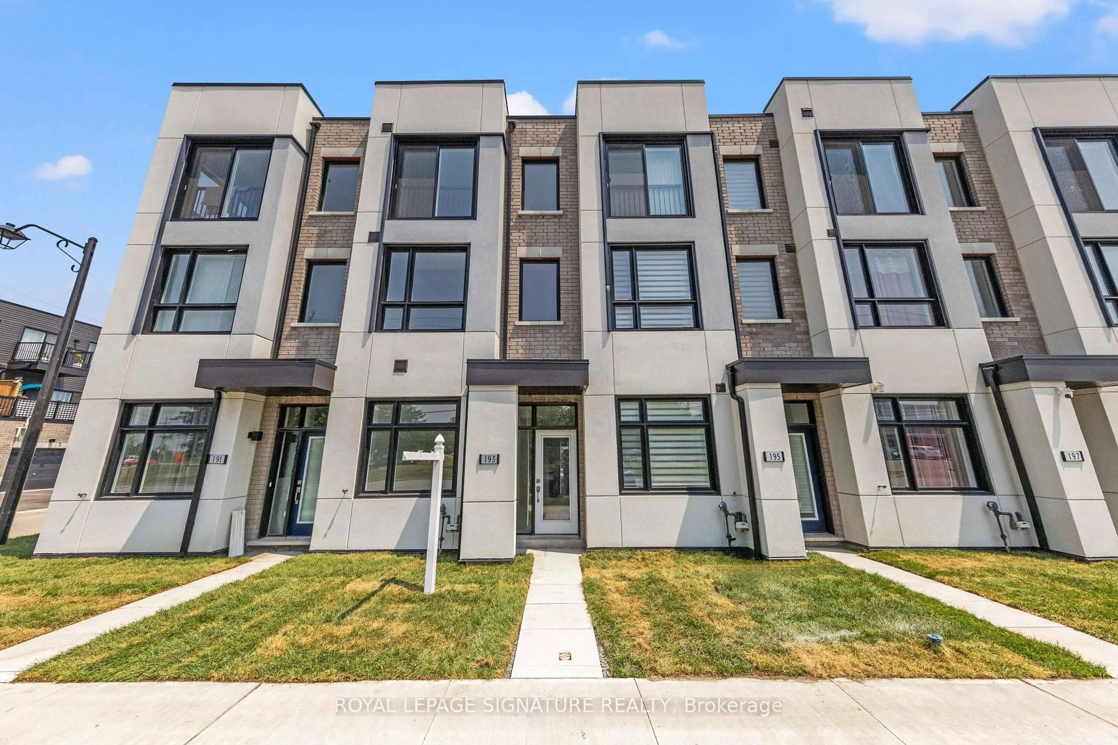 Home with vinyl exterior material, street for 193 Monarch Ave, Ajax Ontario L1S 7M3