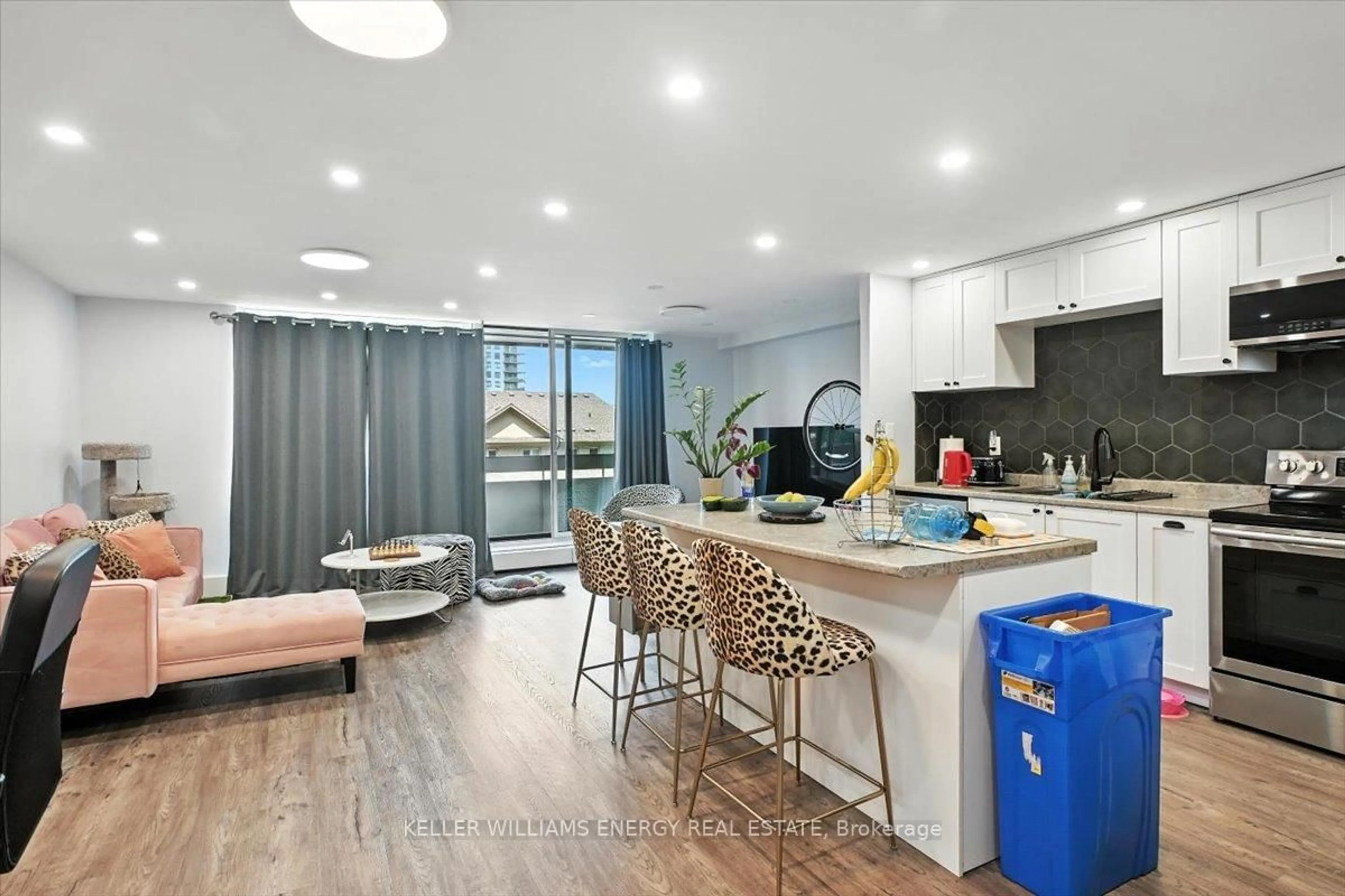 Open concept kitchen, unknown for 1210 Radom St #501, Pickering Ontario L1W 2Z3