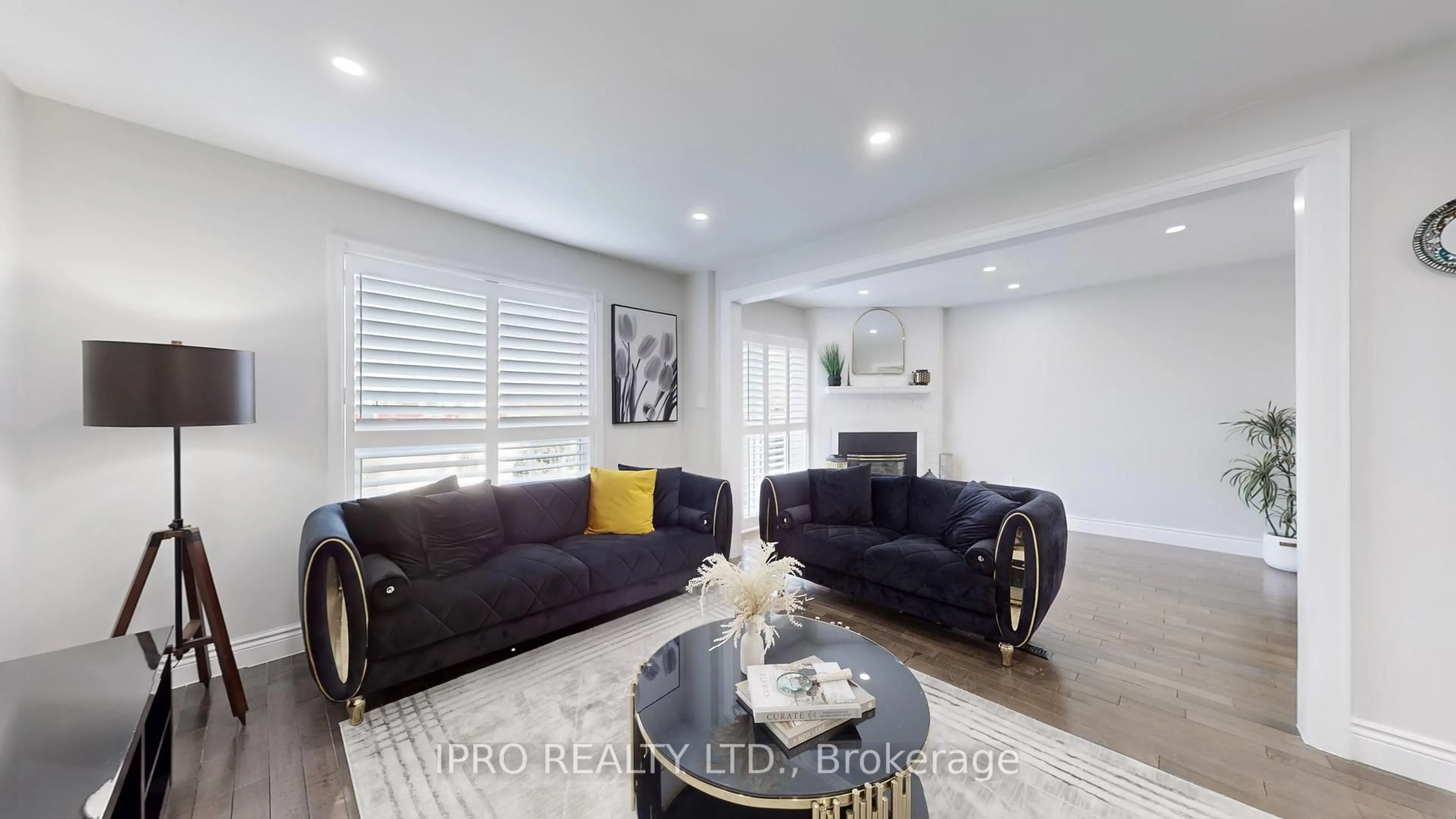 Living room with furniture, unknown for 1525 Marshcourt Dr, Pickering Ontario L1V 6C8