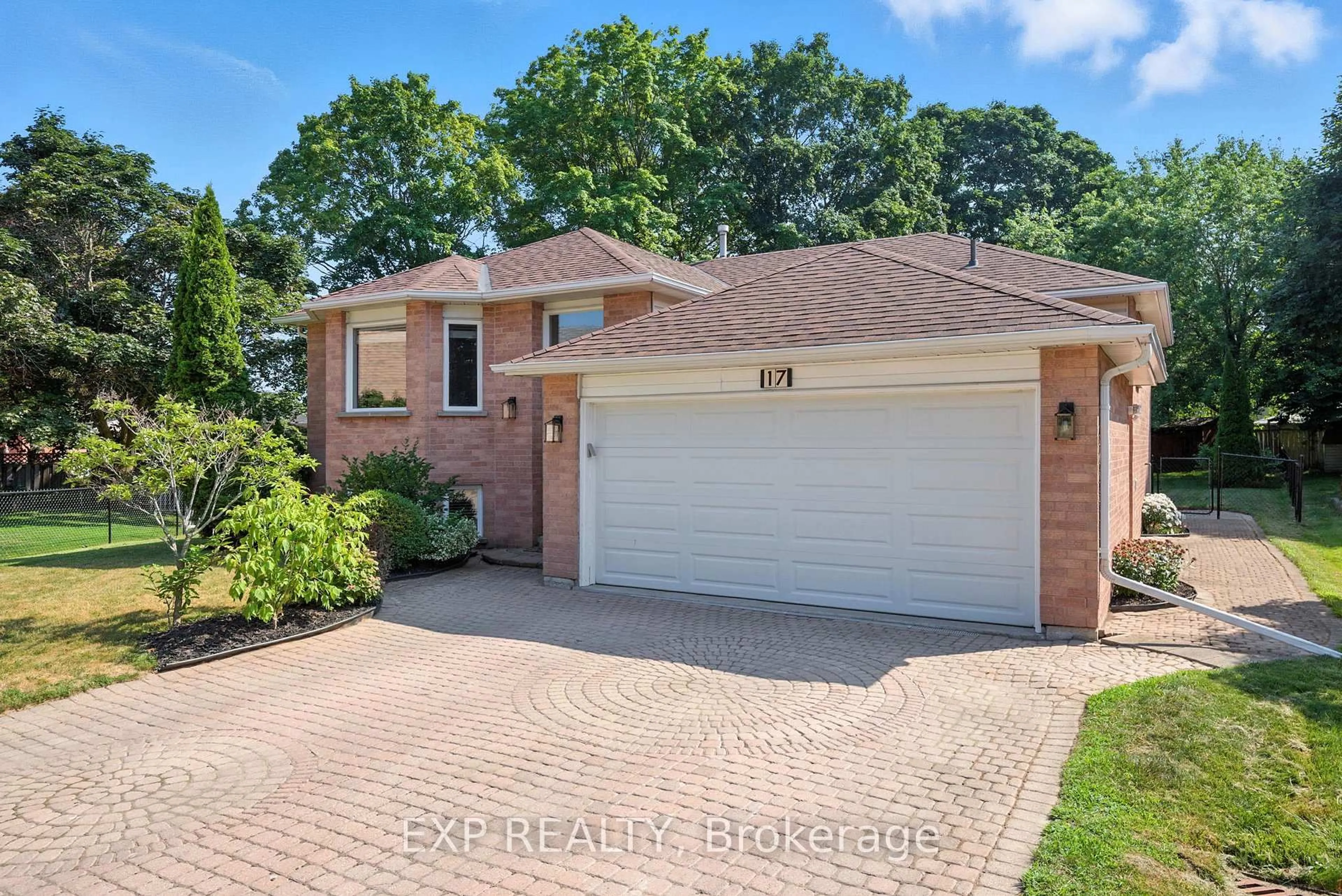 Home with brick exterior material, street for 17 Farncomb Cres, Clarington Ontario L1C 4L5