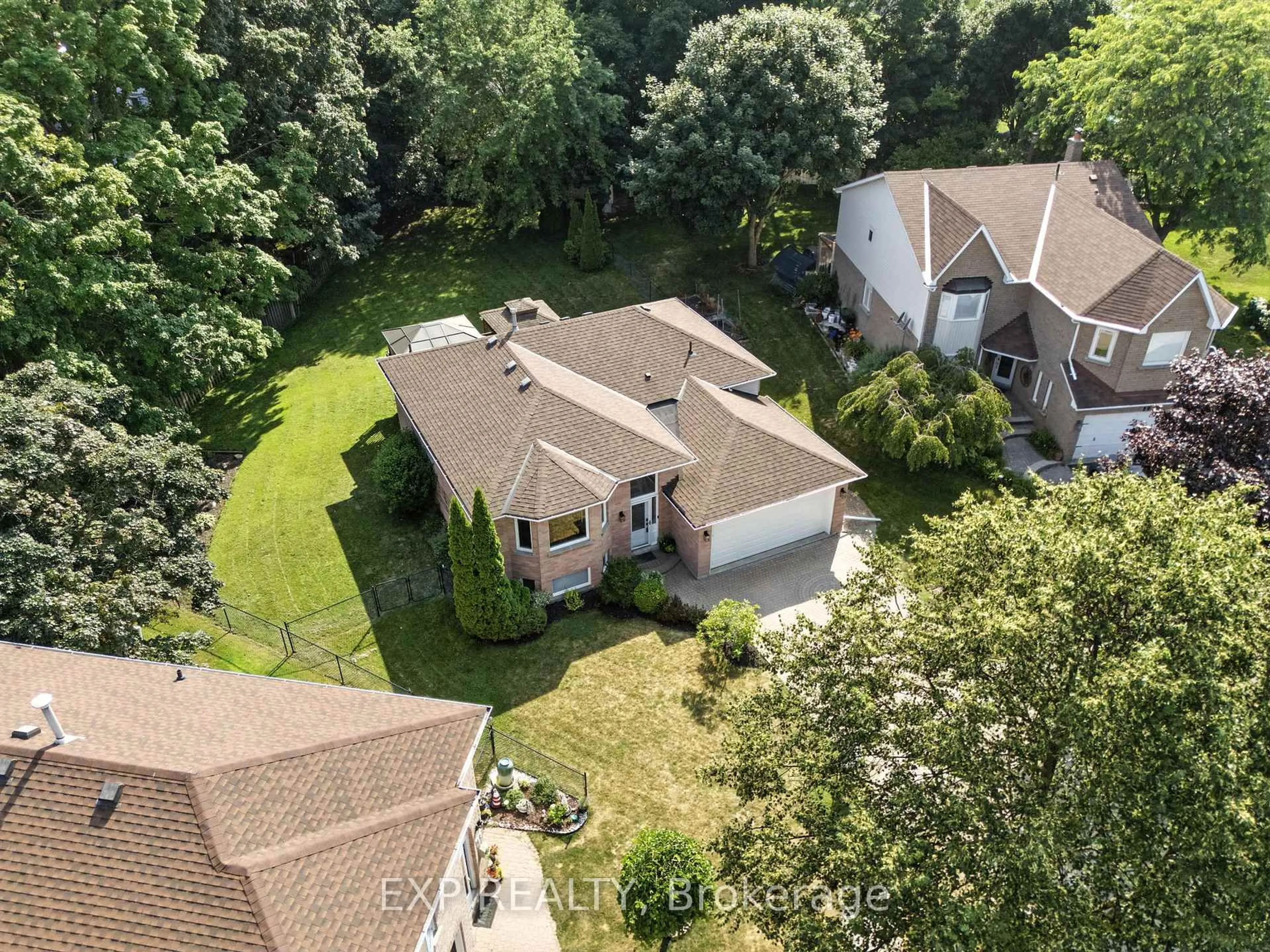 A pic from outside/outdoor area/front of a property/back of a property/a pic from drone, unknown for 17 Farncomb Cres, Clarington Ontario L1C 4L5