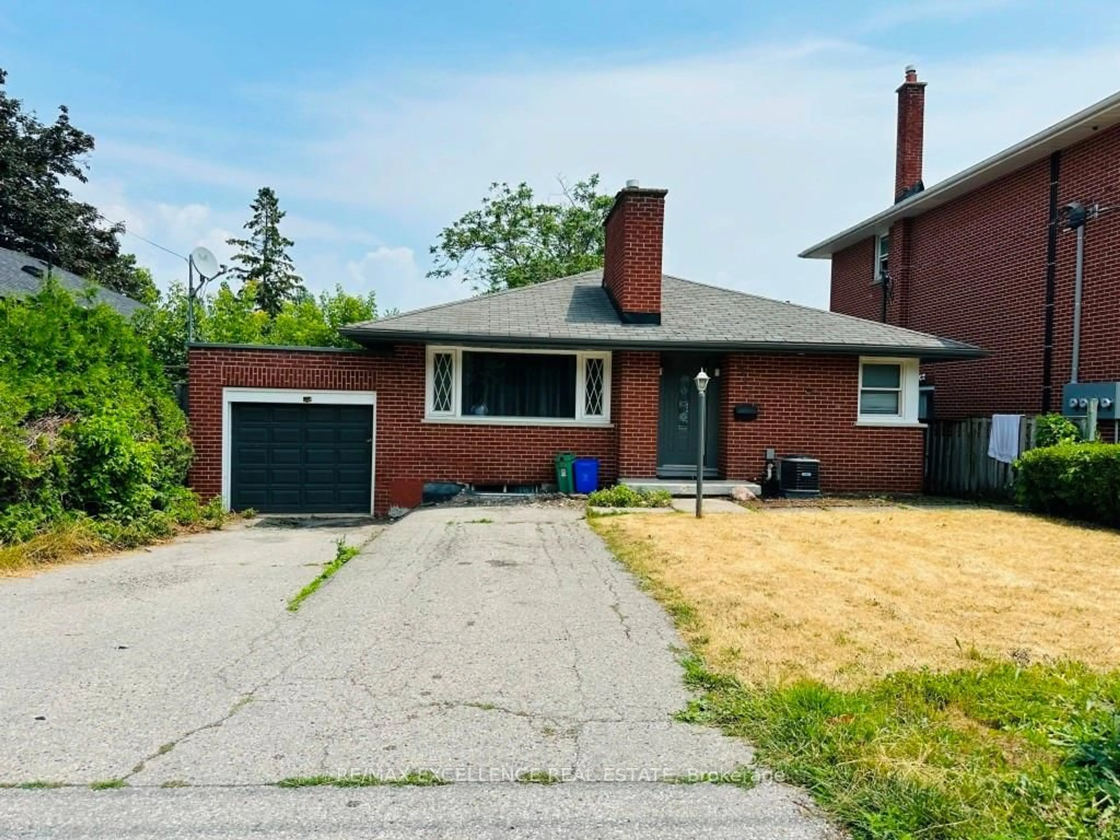 Home with brick exterior material, street for 387 Mary St, Oshawa Ontario L1G 5C9