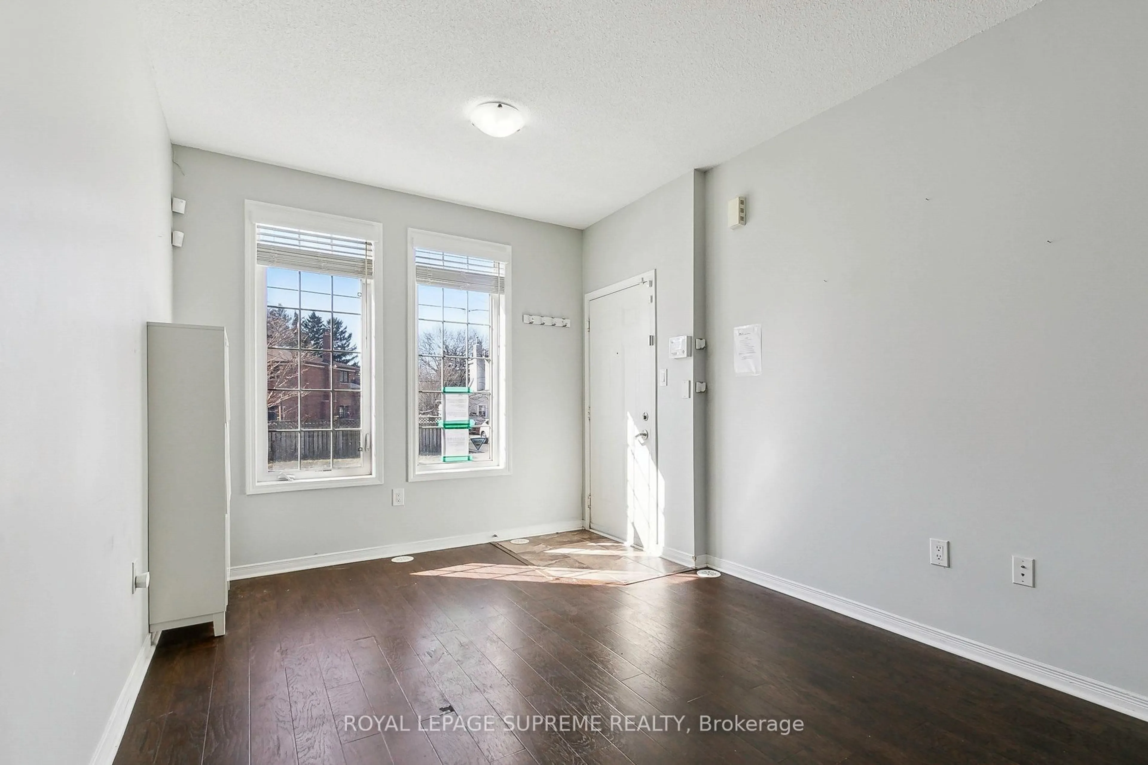 Indoor entryway for 391 Beechgrove Dr #79, Toronto Ontario M1E 2R1