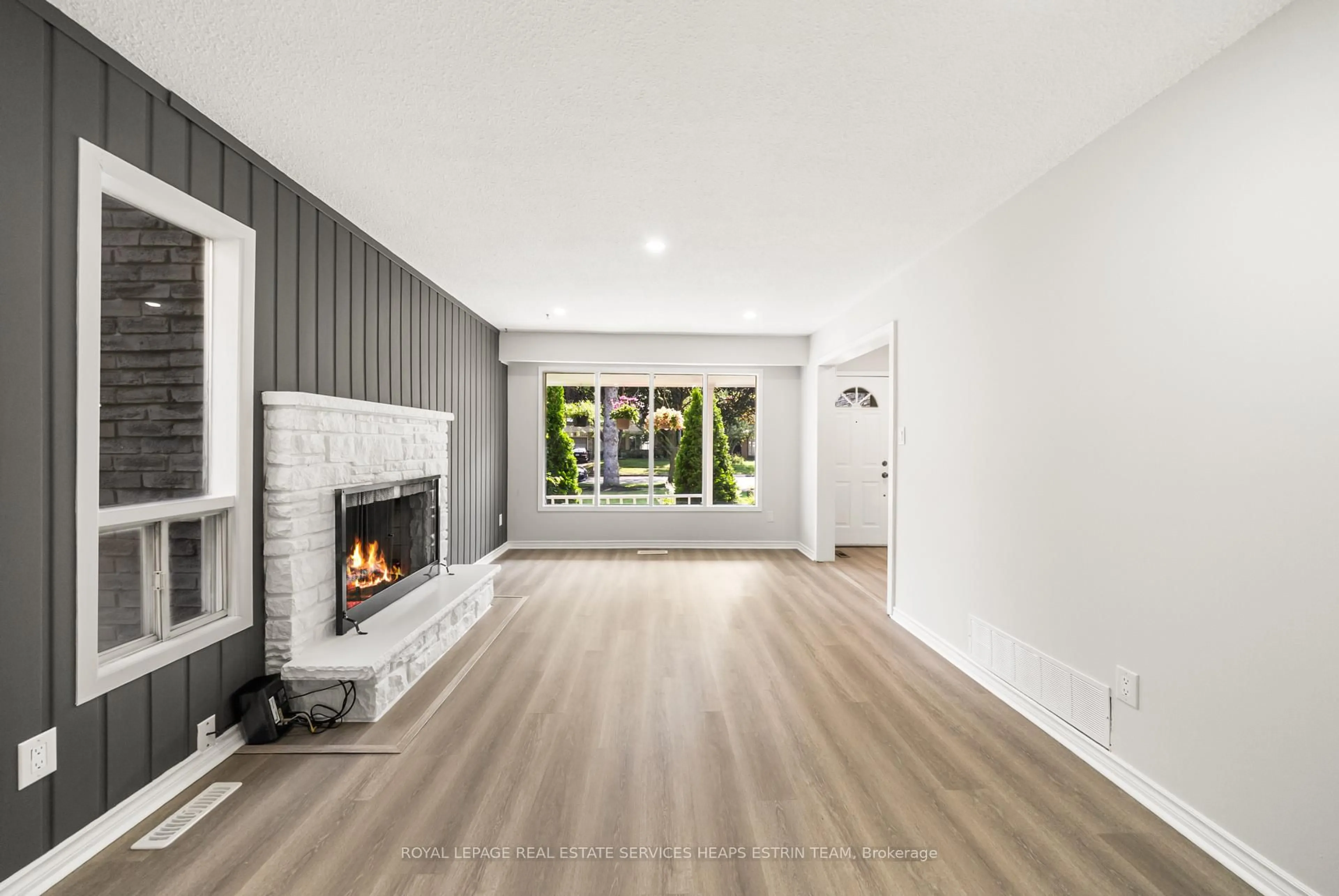 Unknown for 1801 Storrington St, Pickering Ontario L1V 2X2