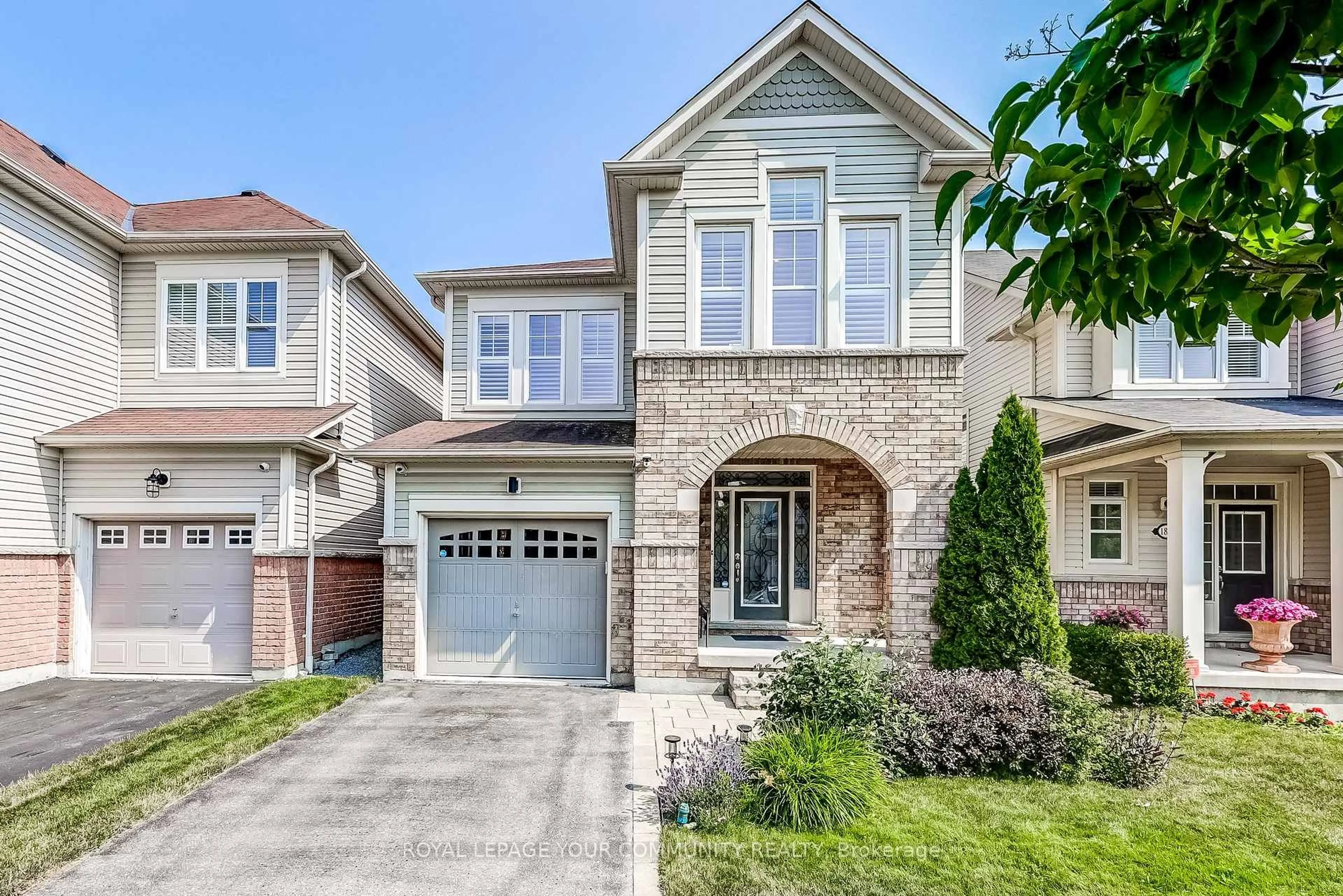 Home with brick exterior material, street for 190 Harbourside Dr, Whitby Ontario L1N 0H1