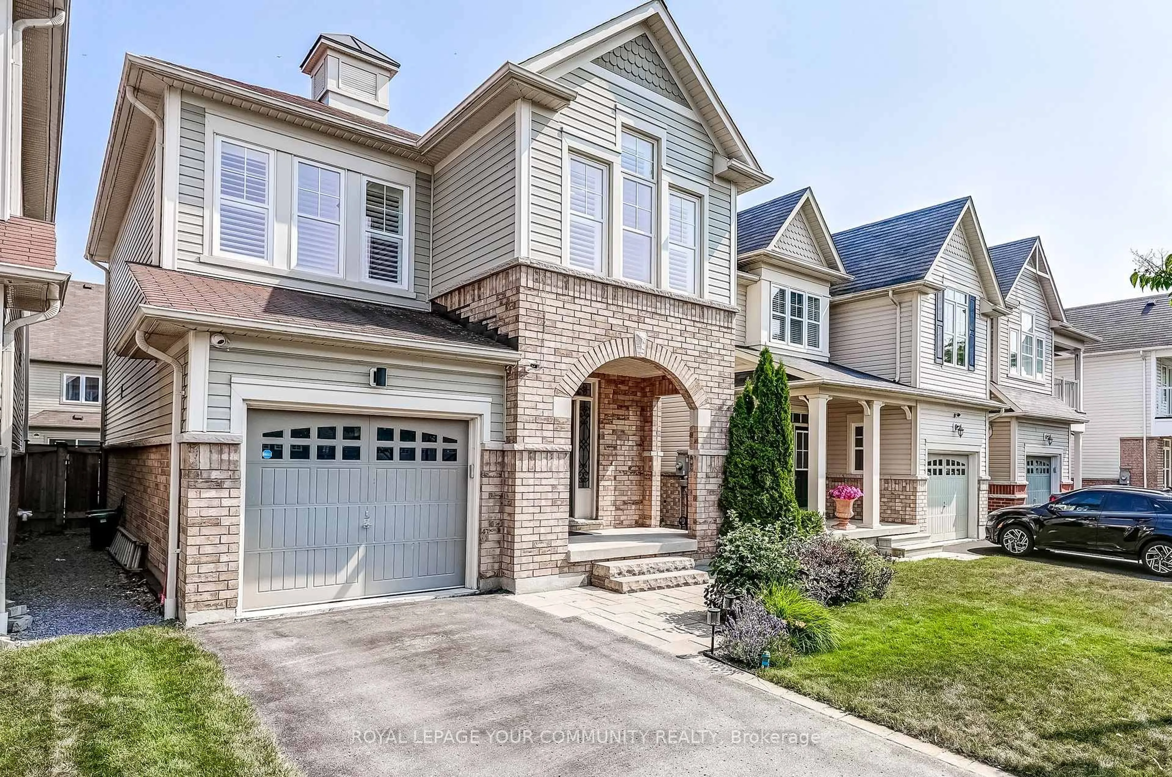 Home with brick exterior material, street for 190 Harbourside Dr, Whitby Ontario L1N 0H1